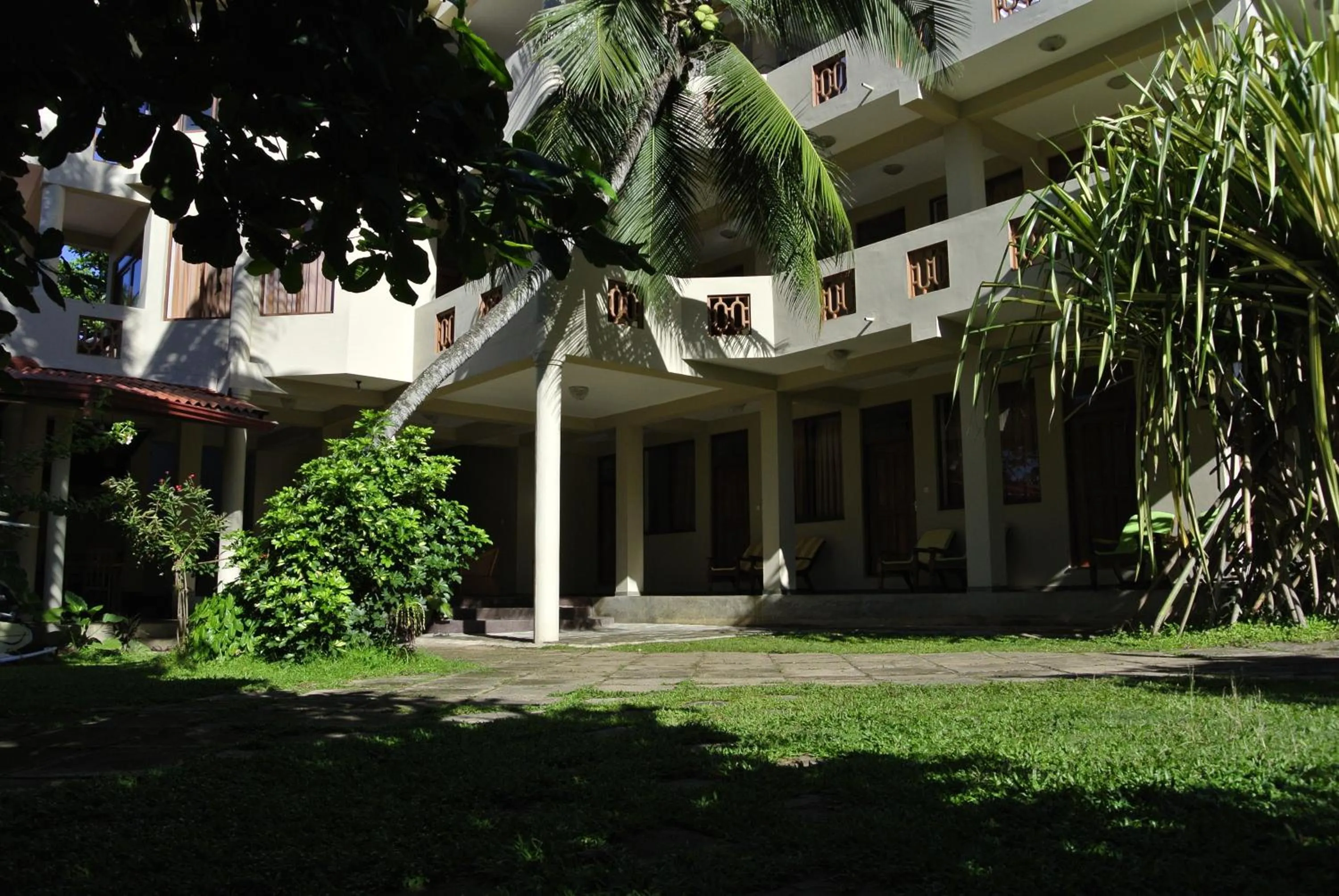 Garden in Surf Lanka Hotel