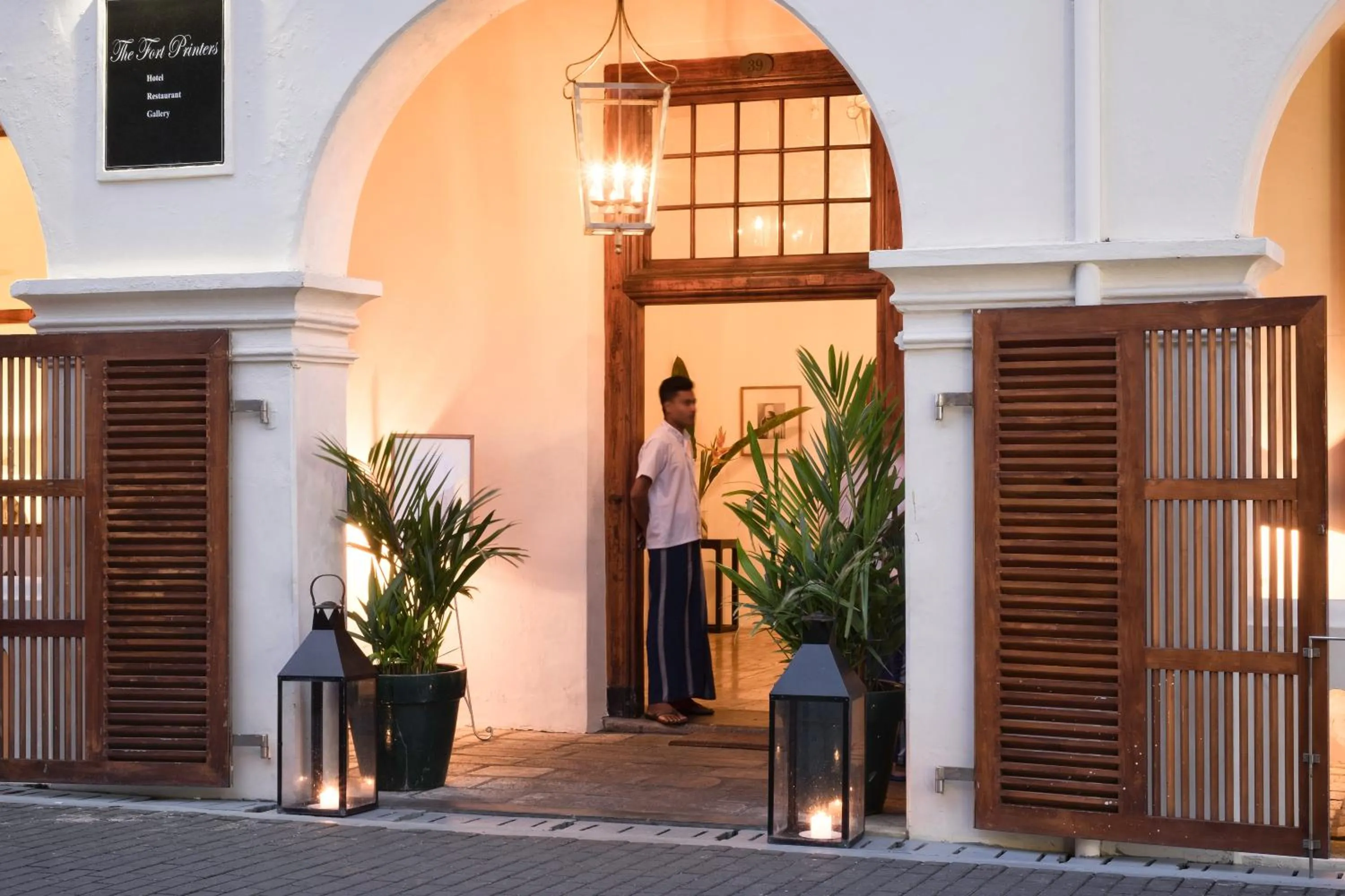 Facade/entrance in The Fort Printers