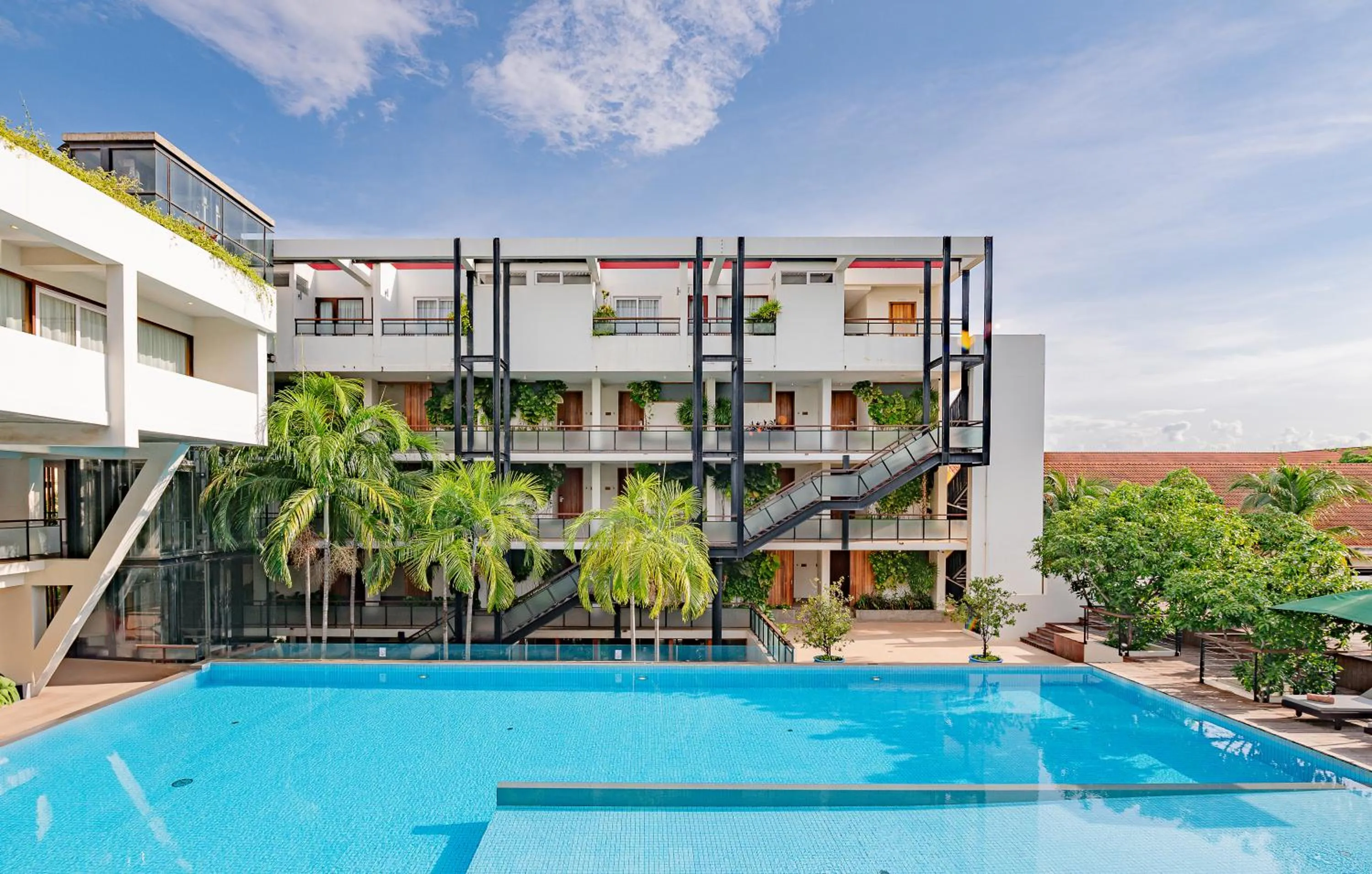 Swimming pool in Somadevi Residence