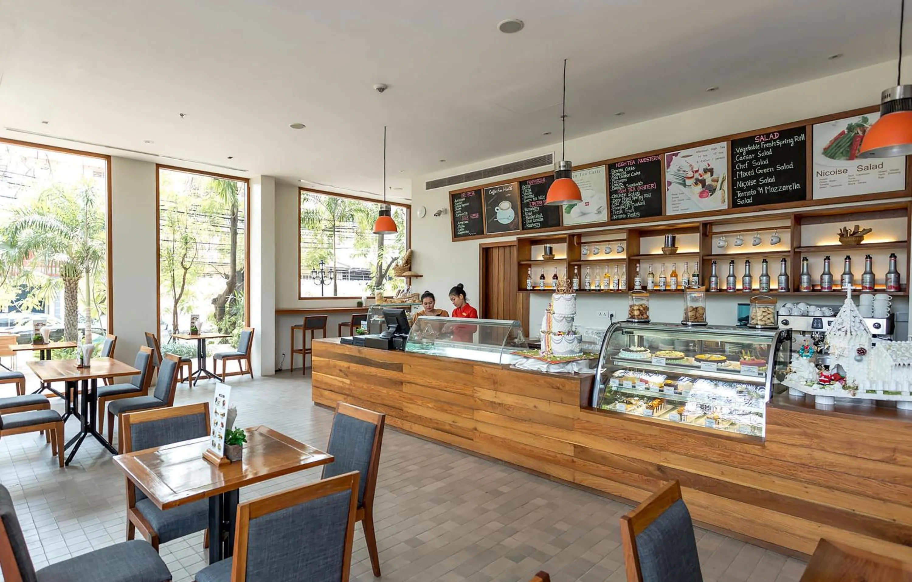 Restaurant/places to eat in Somadevi Residence