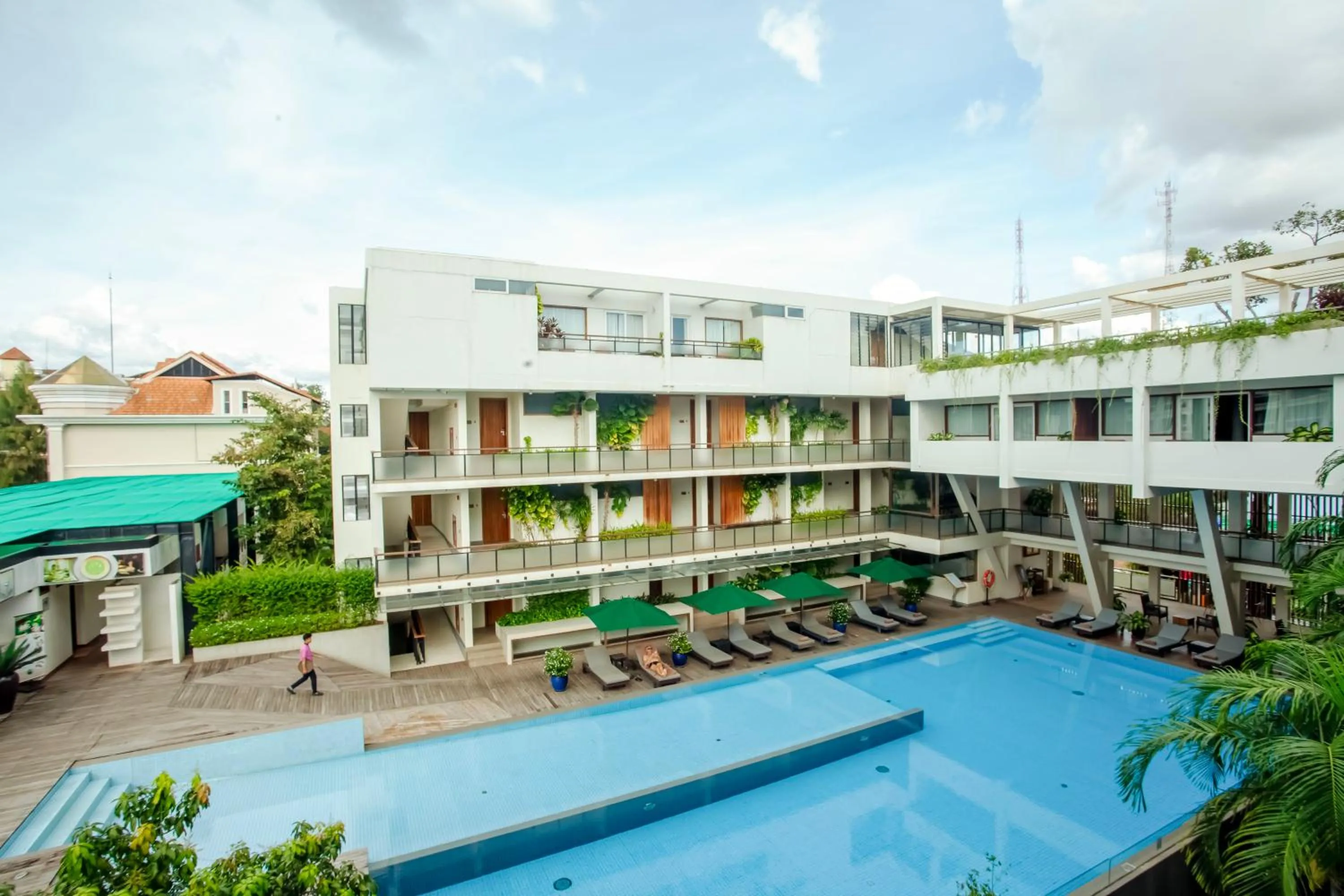 Swimming pool in Somadevi Residence