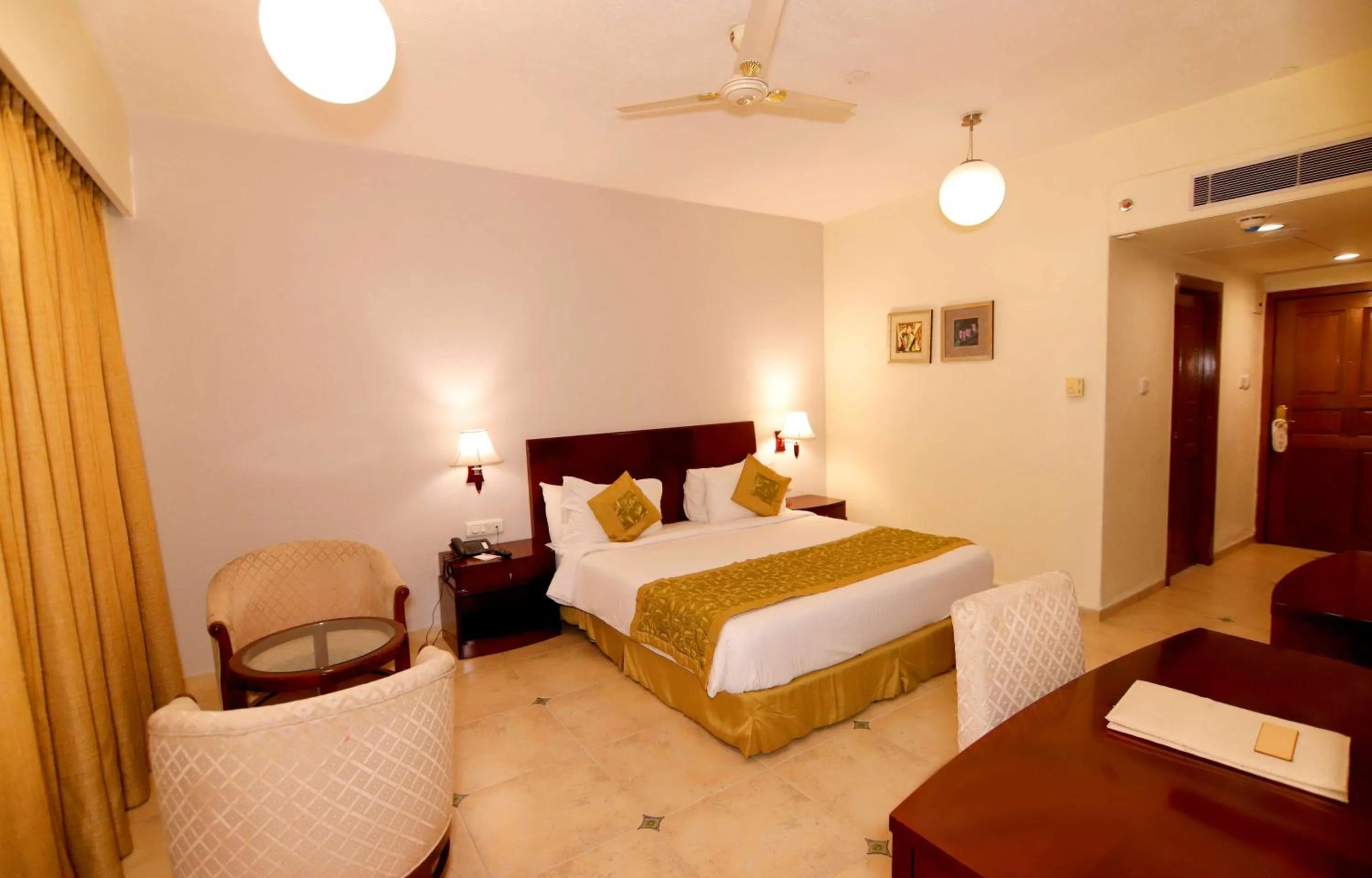 Bedroom in The White Hotel Katra, a member of Radisson Individuals