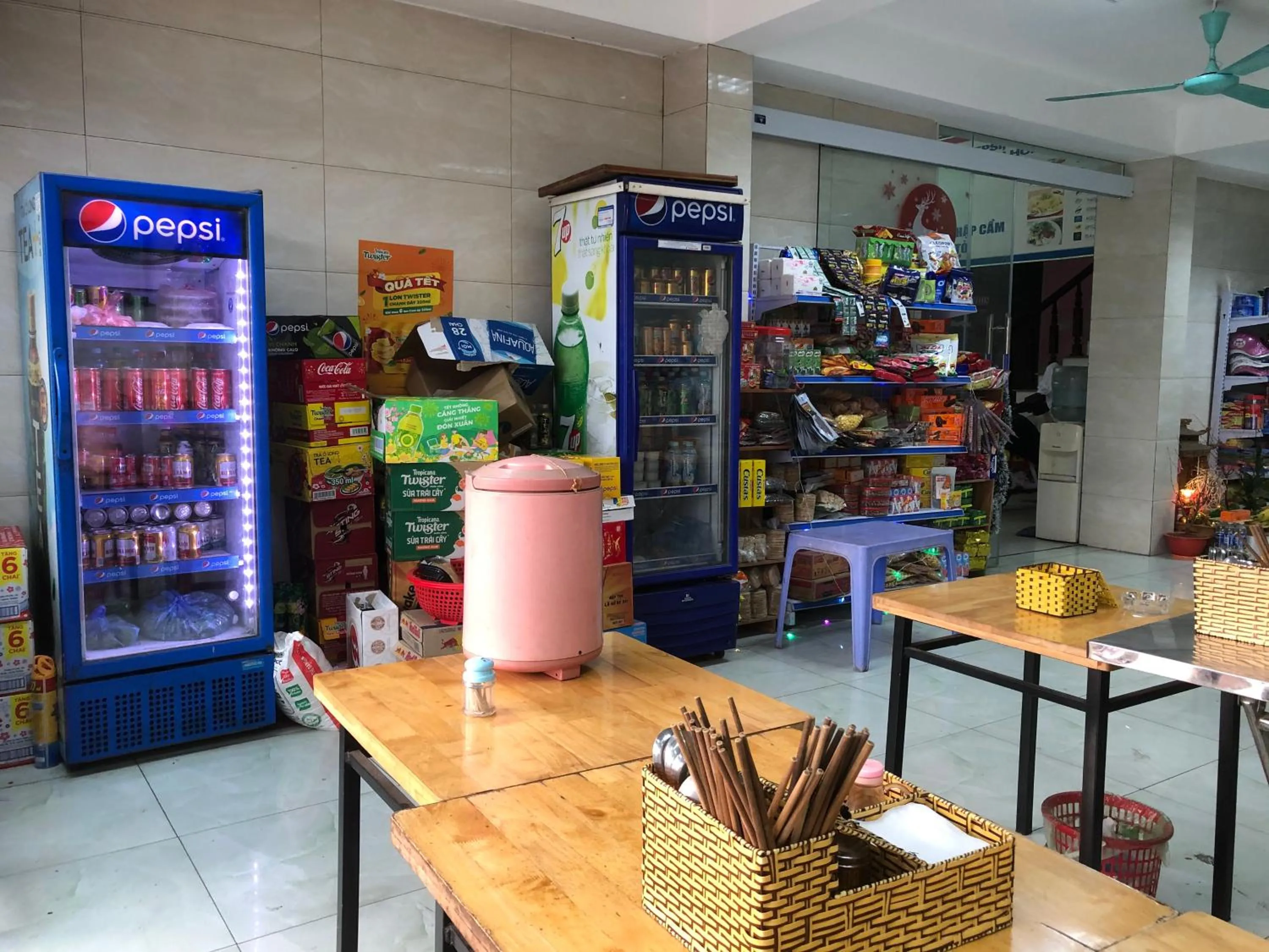 Food and drinks in Noi Bai Airport Hotel