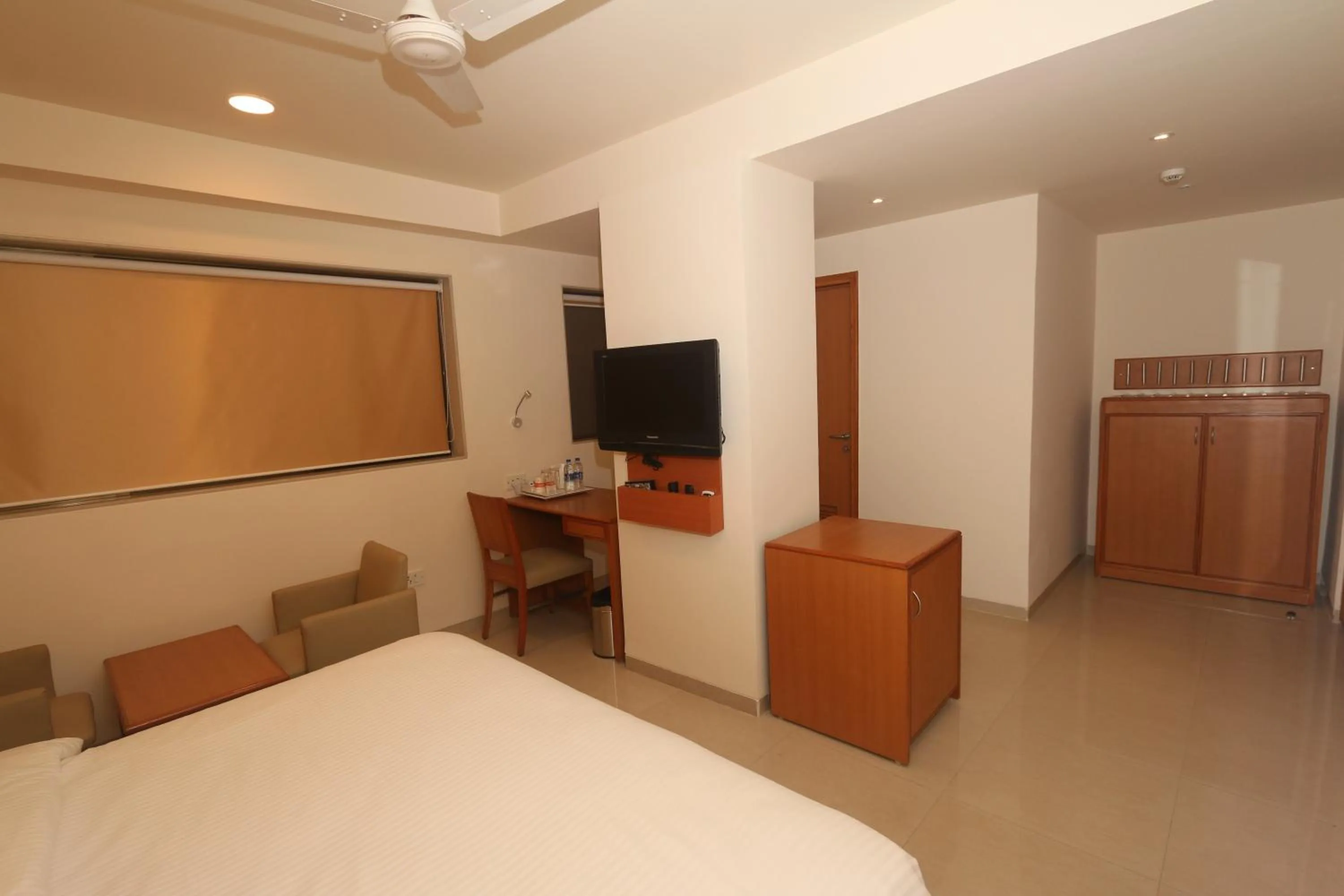 Bedroom, Bed in Ginger Thane