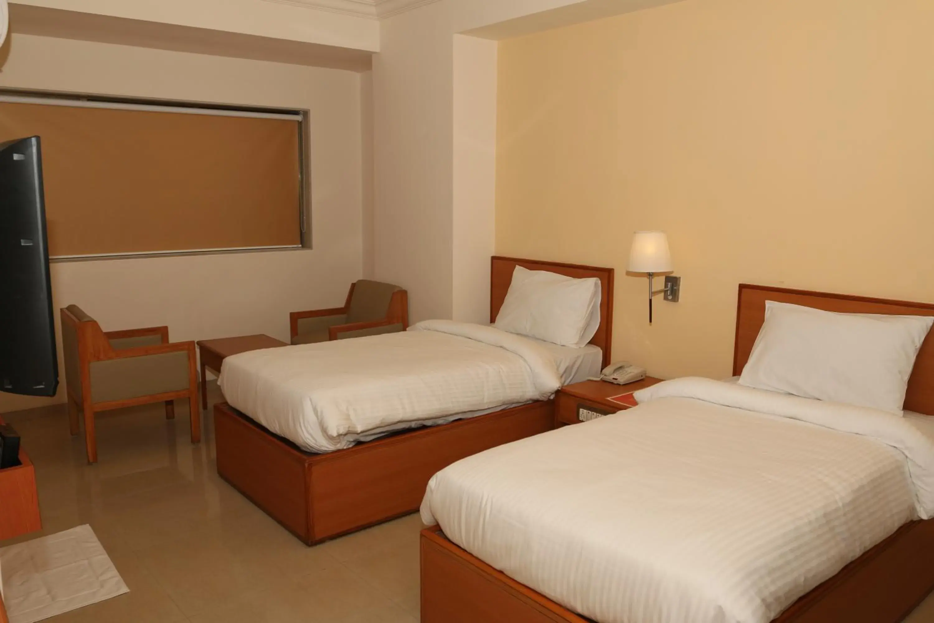 Bedroom, Bed in Ginger Thane Bedroom, Bed in Ginger Thane