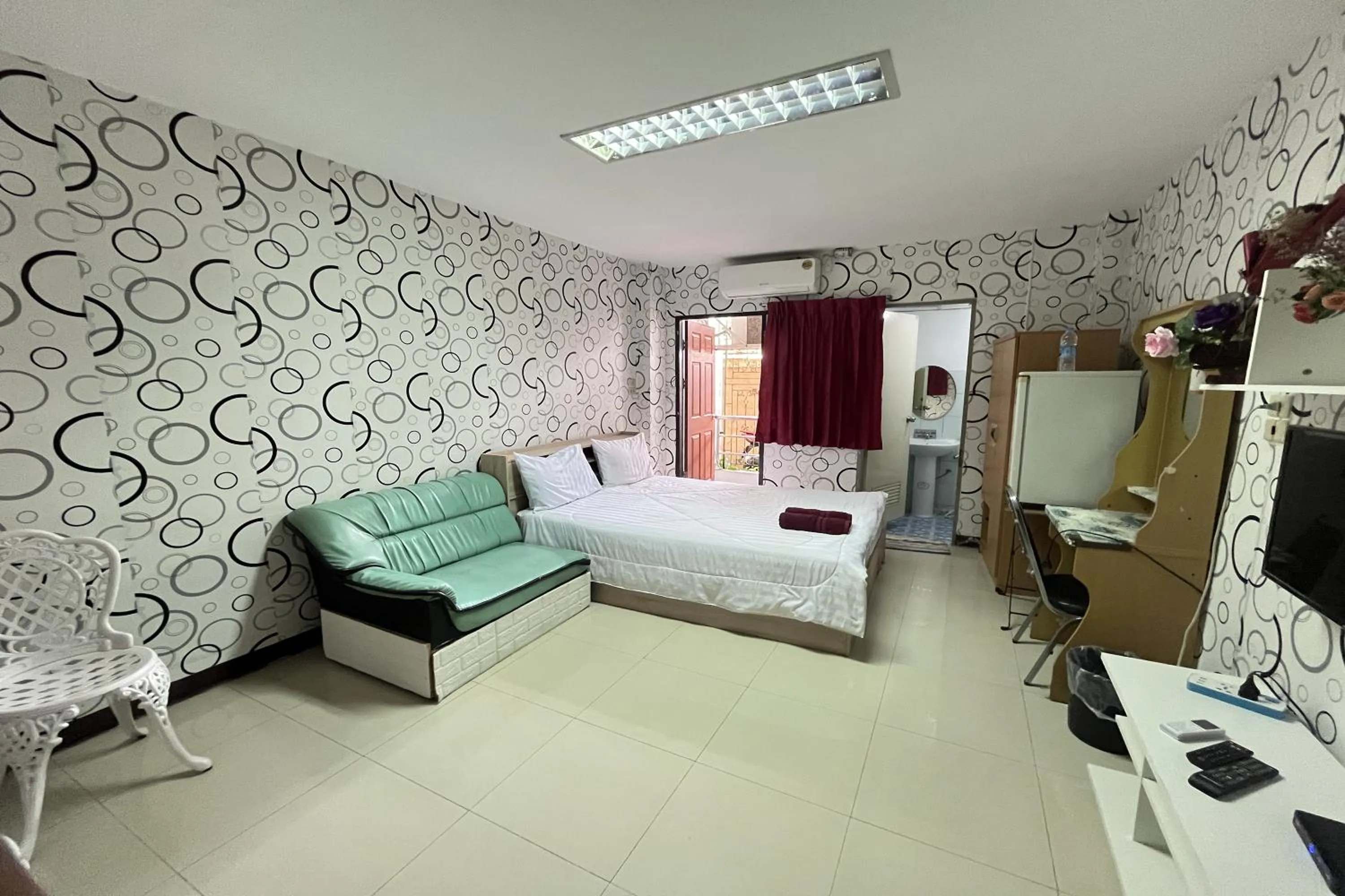 Seating area, Bed in Green Place 107