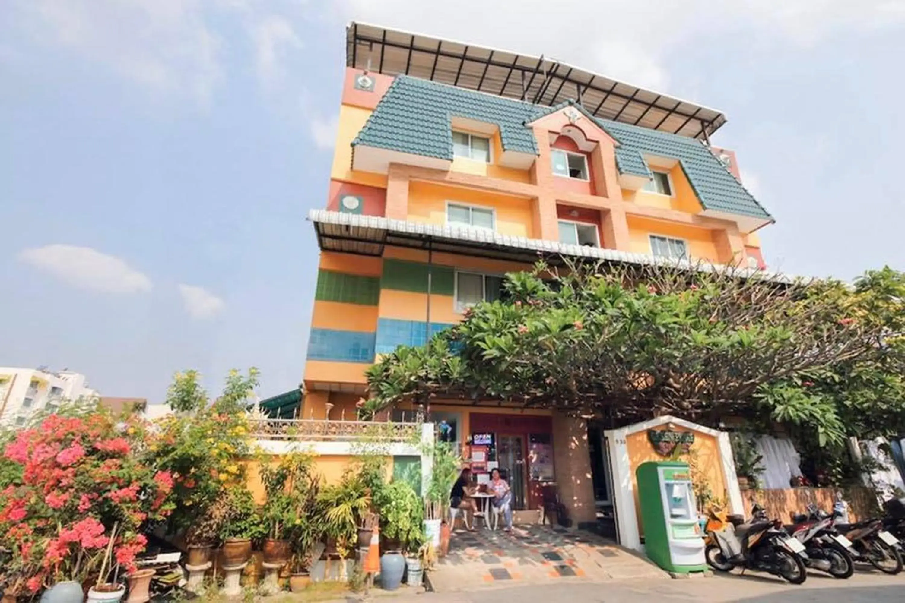 Property building in Green Place 107 Property building in Green Place 107