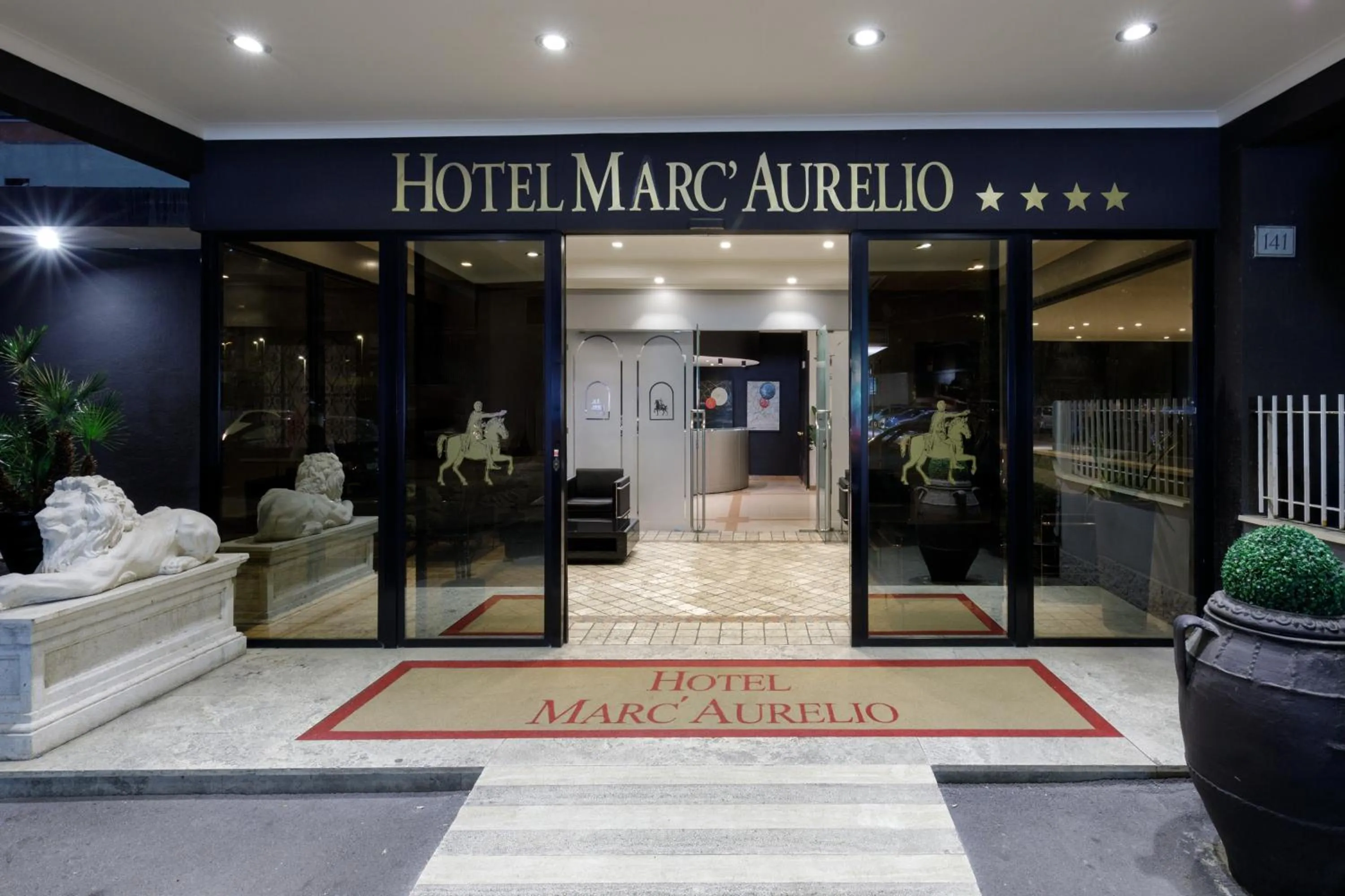 Facade/entrance in Hotel Marc'Aurelio