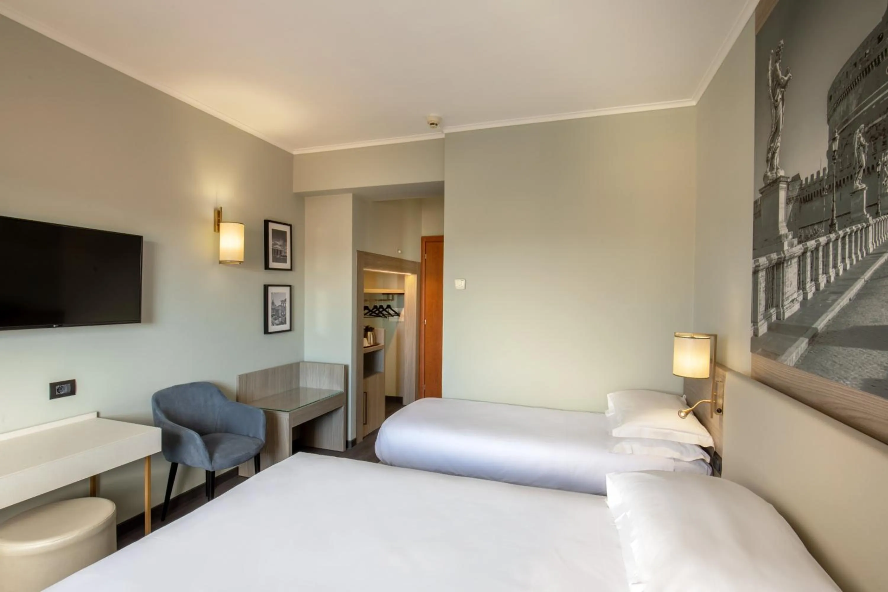 Bed in Hotel Marc'Aurelio