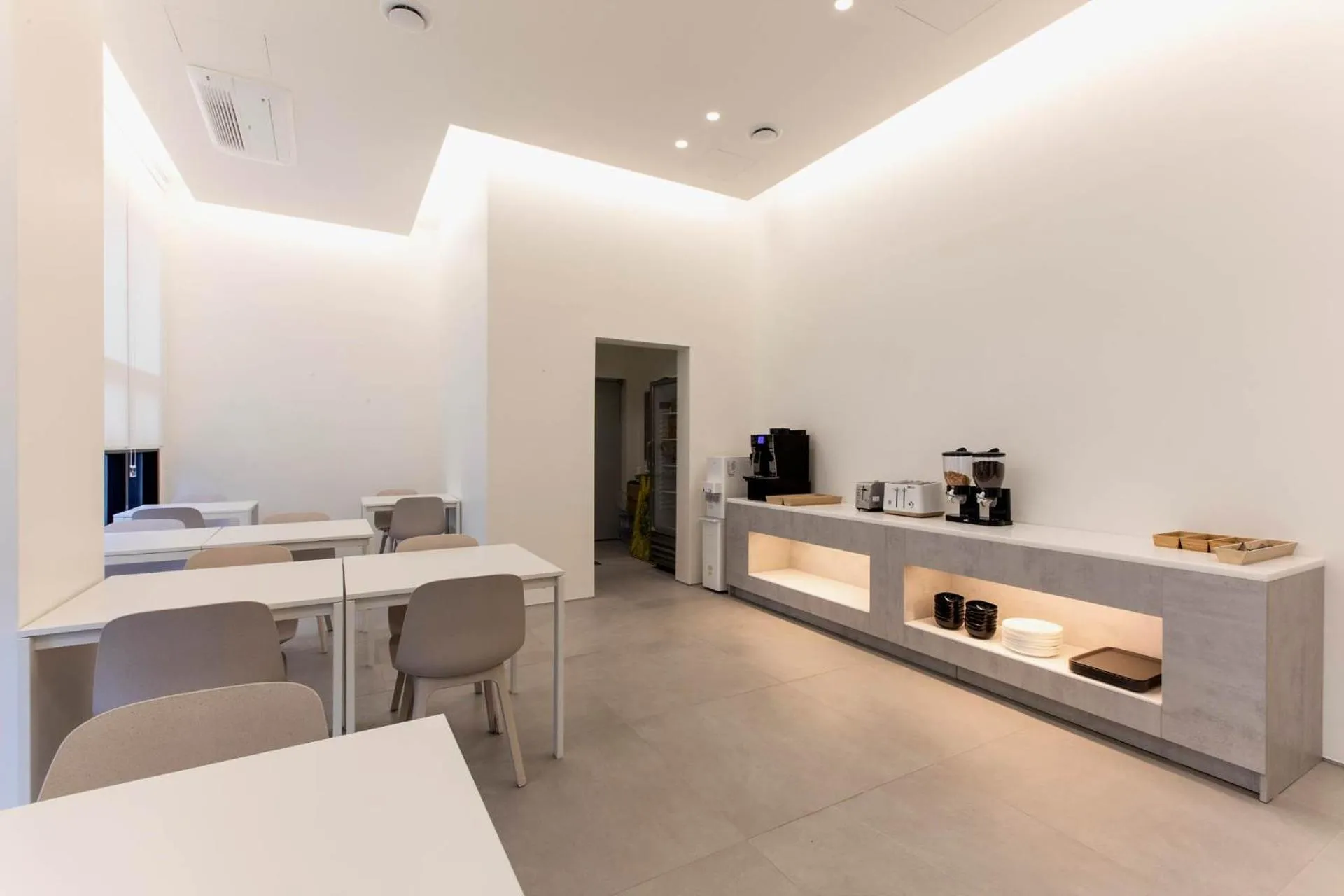La Scene Hotel
