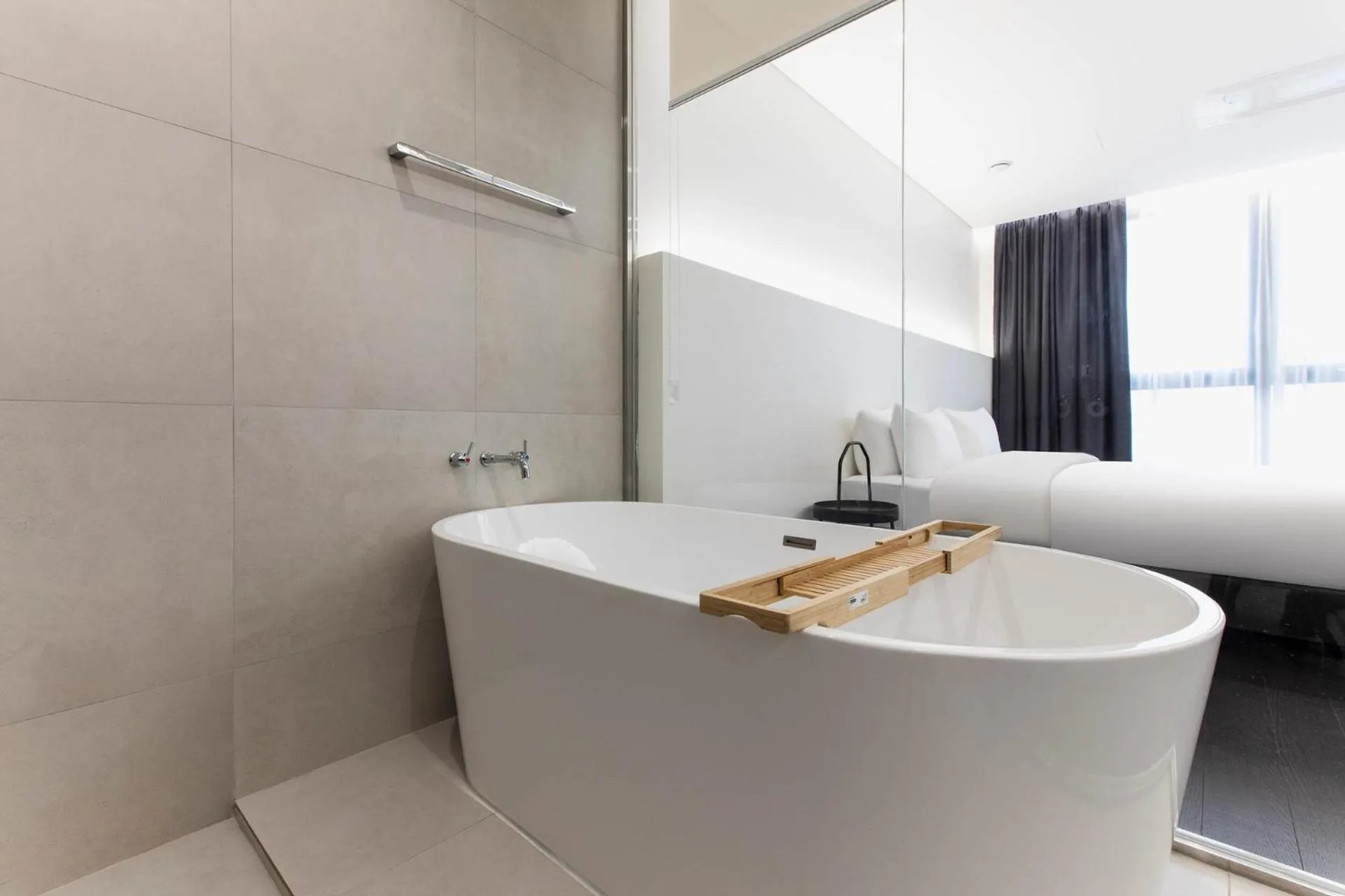 La Scene Hotel
