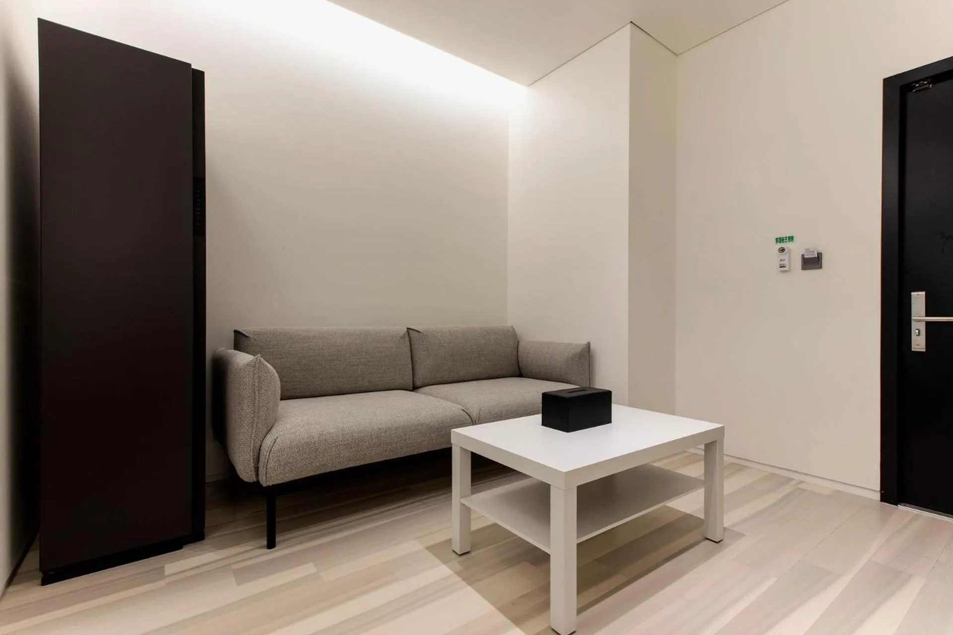 La Scene Hotel