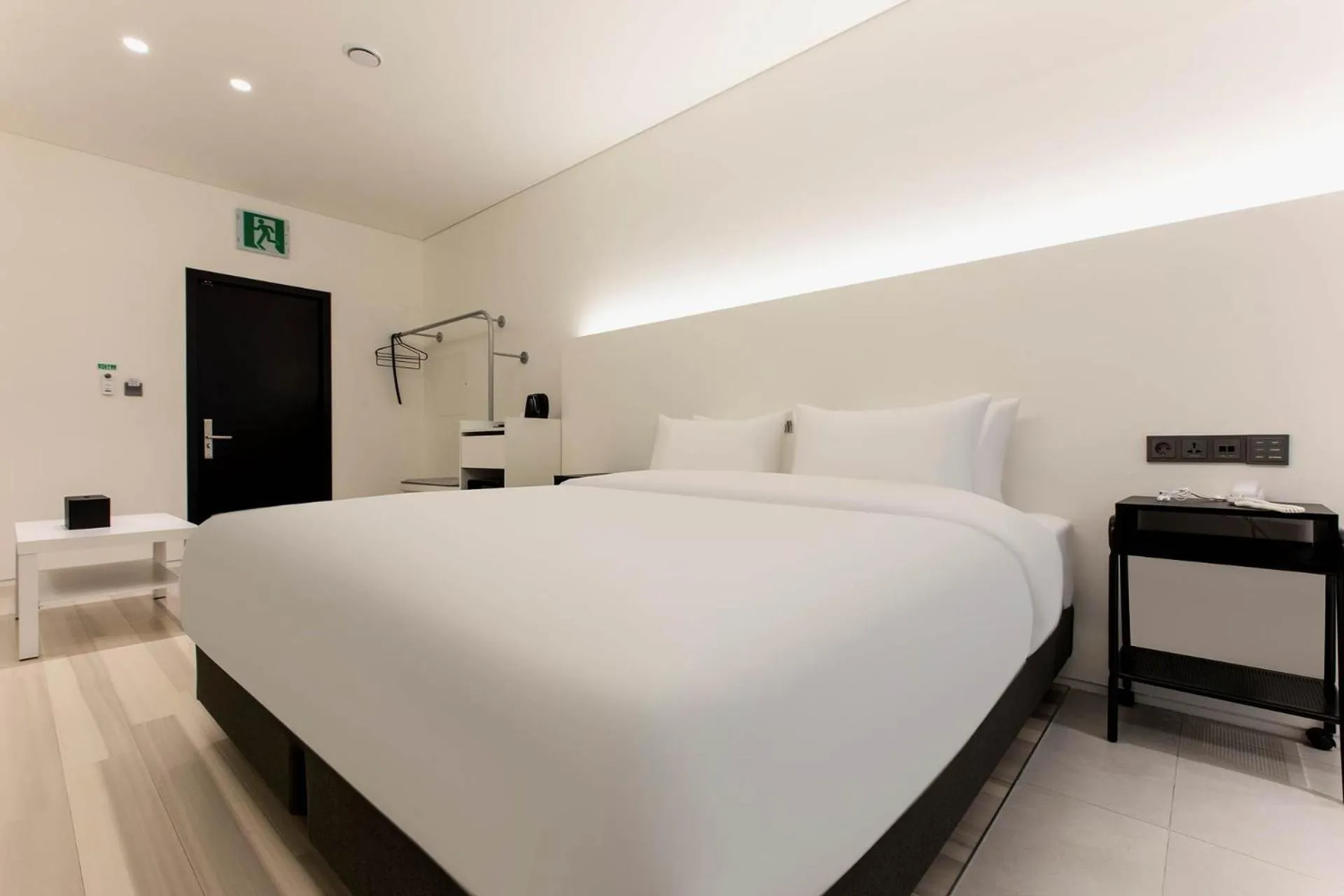Bed in La Scene Hotel