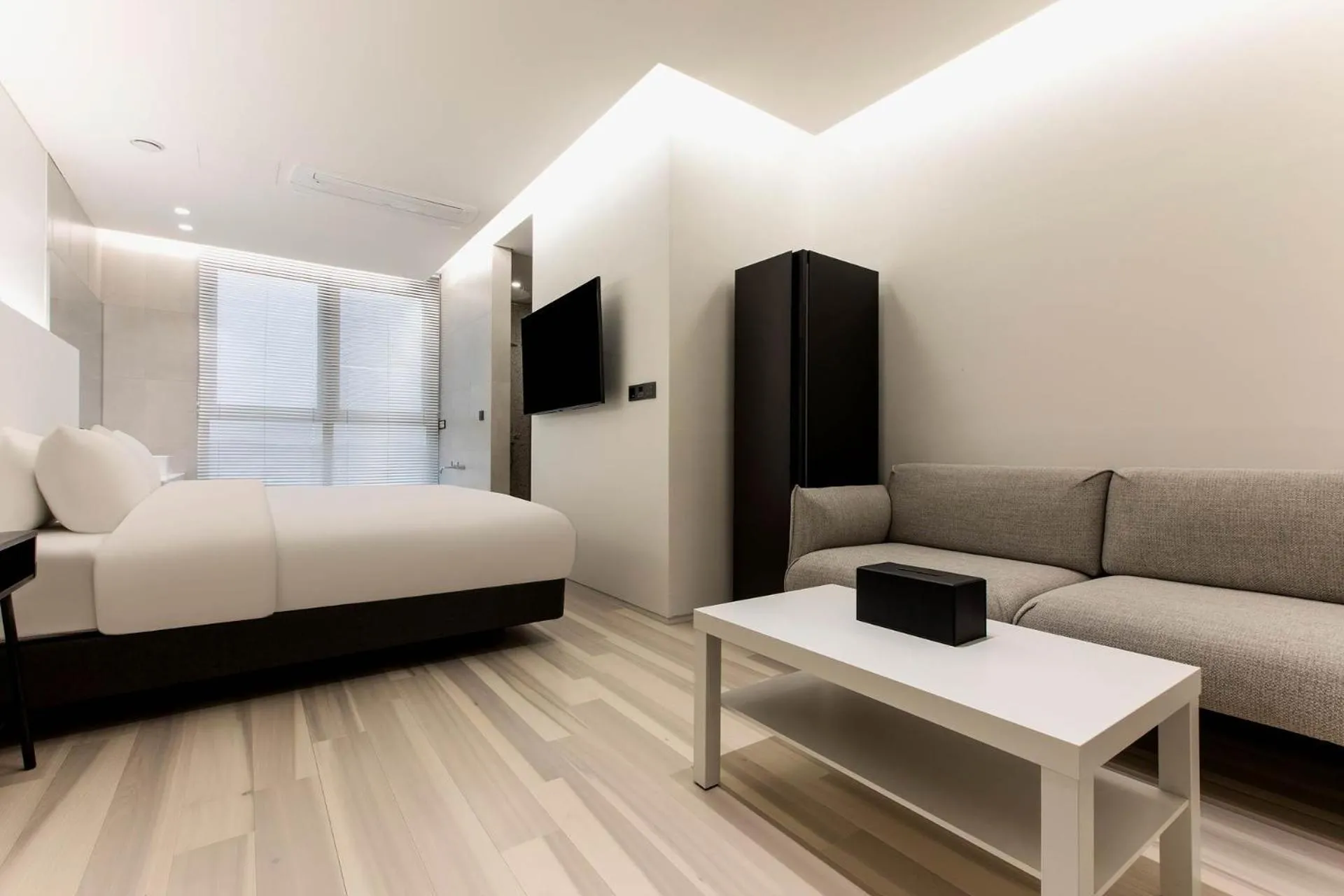 Bed in La Scene Hotel