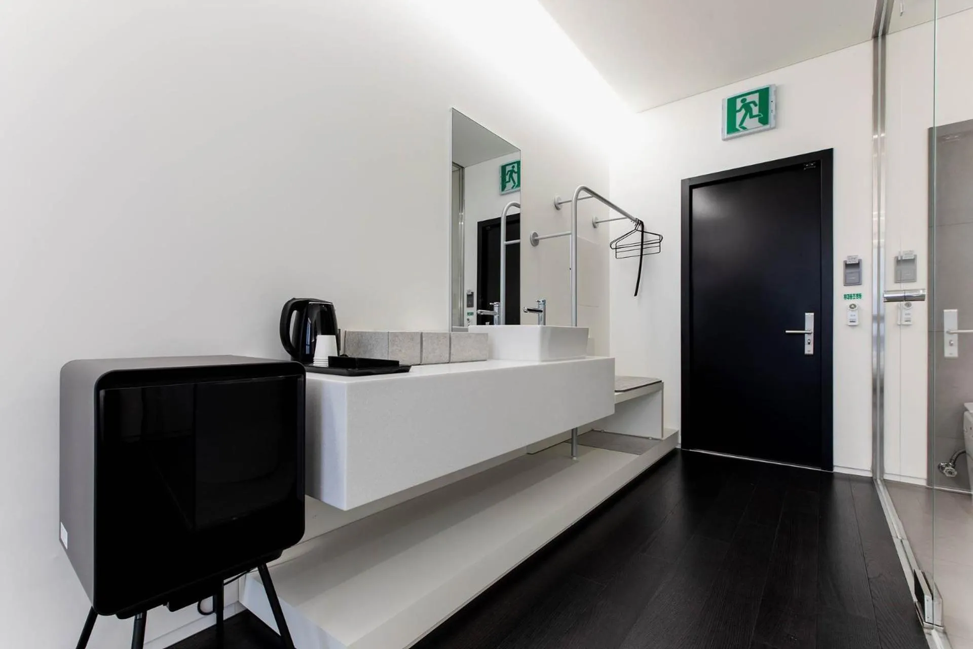 La Scene Hotel