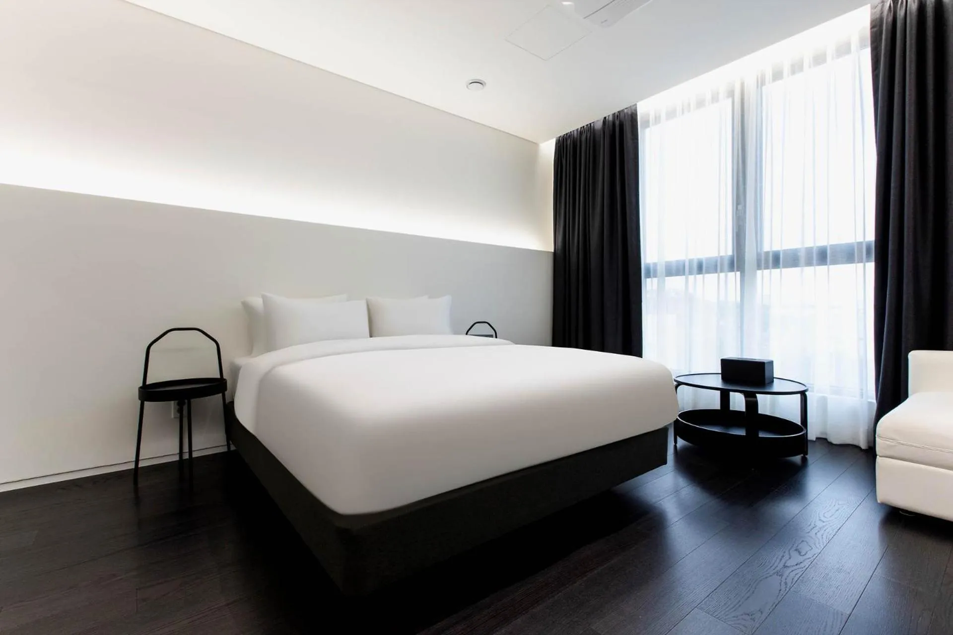Bed in La Scene Hotel
