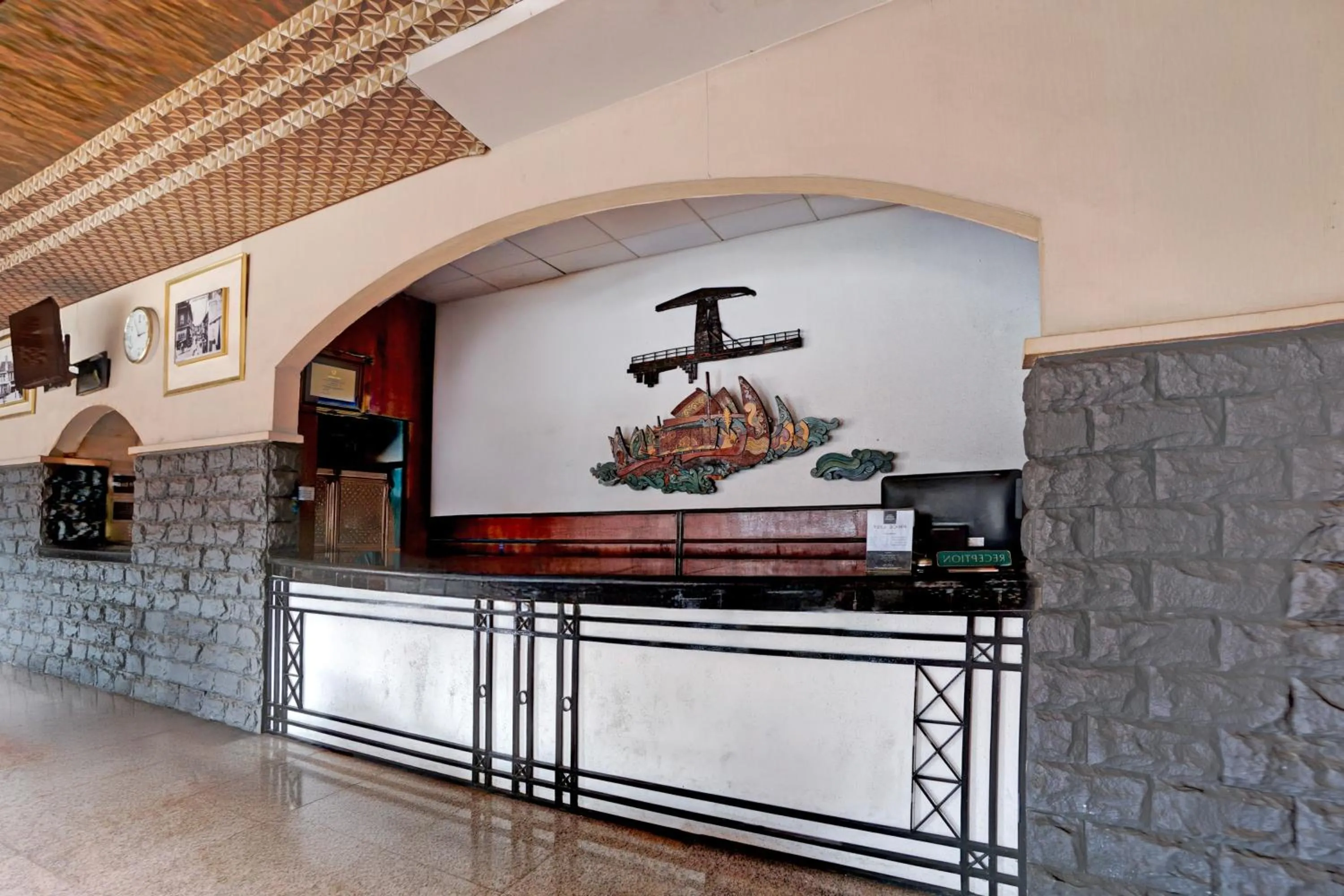 Lobby or reception in Hotel O Chinatown Near Ampel Formerly Hotel Novera