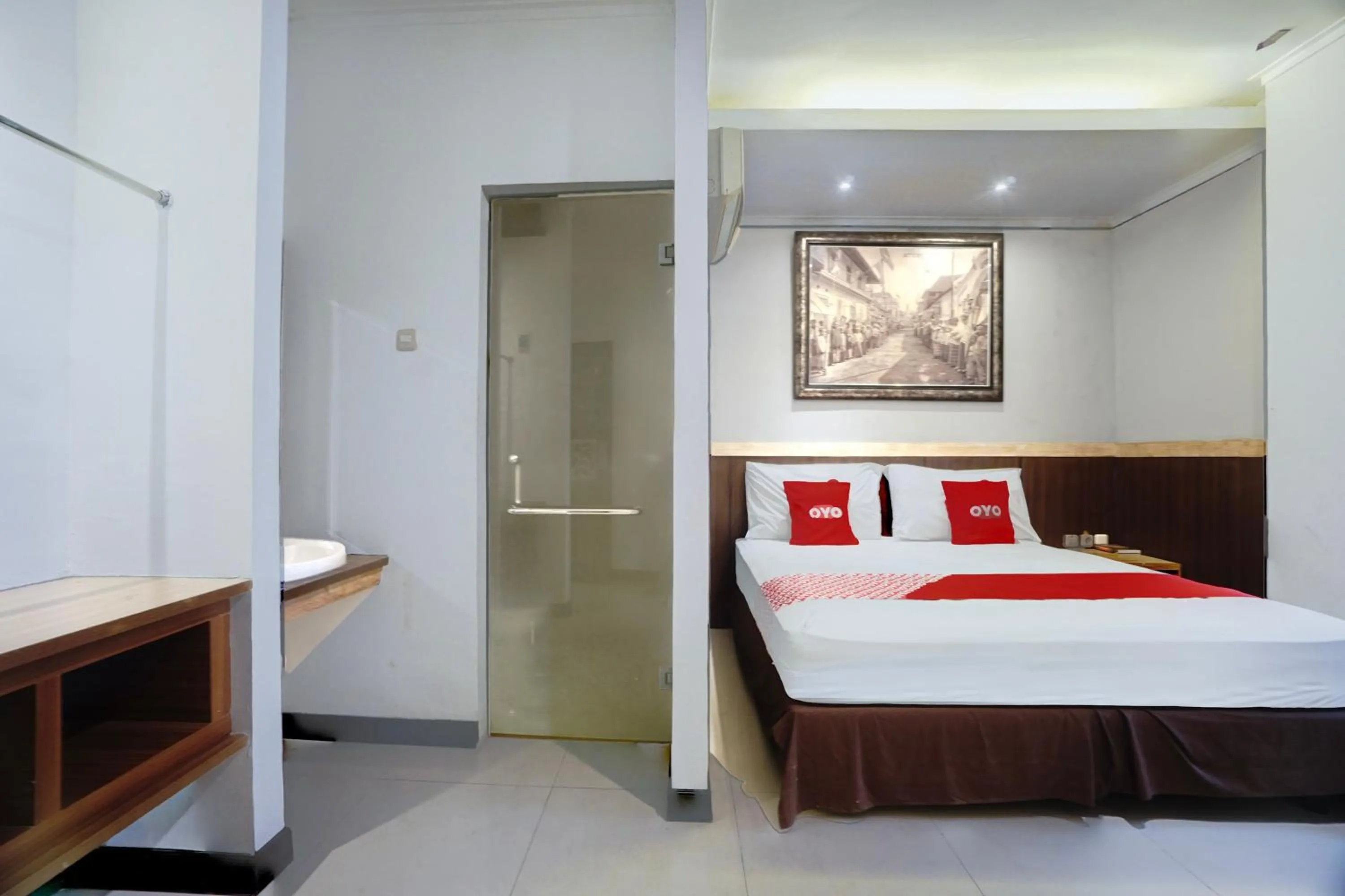 Bedroom, Bed in Hotel O Chinatown Near Ampel Formerly Hotel Novera