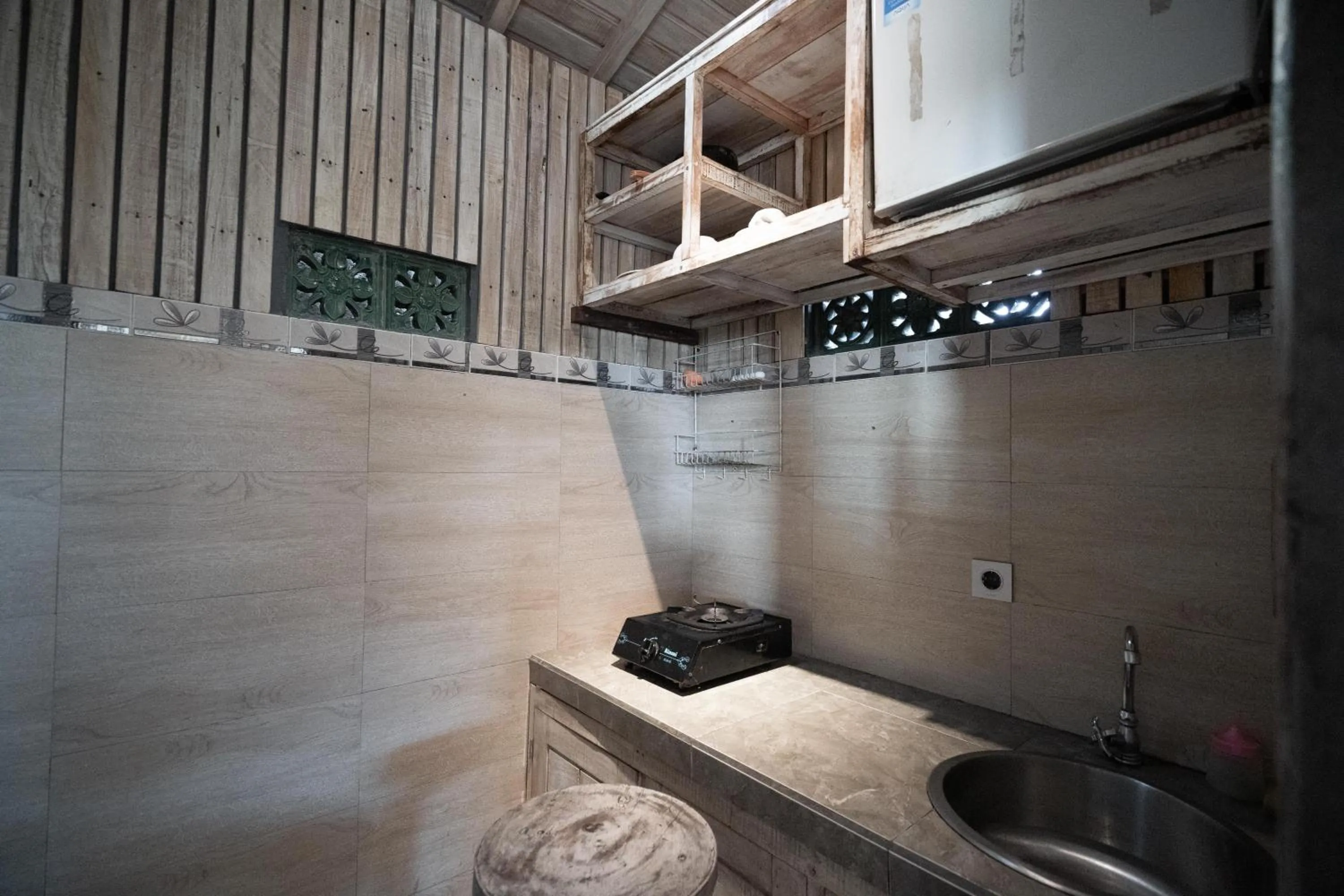 Kitchen or kitchenette in Uma Caming Villa Ubud