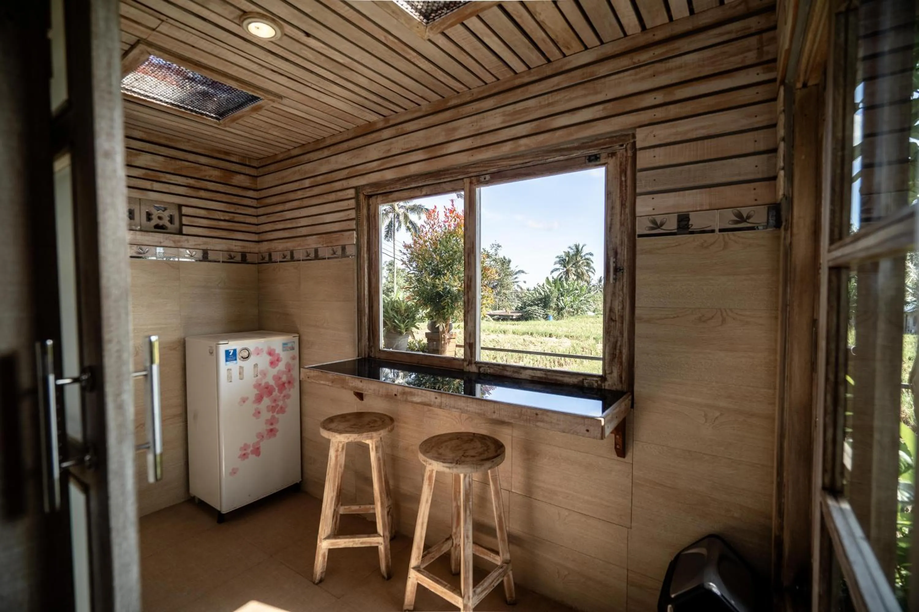 Kitchen or kitchenette in Uma Caming Villa Ubud