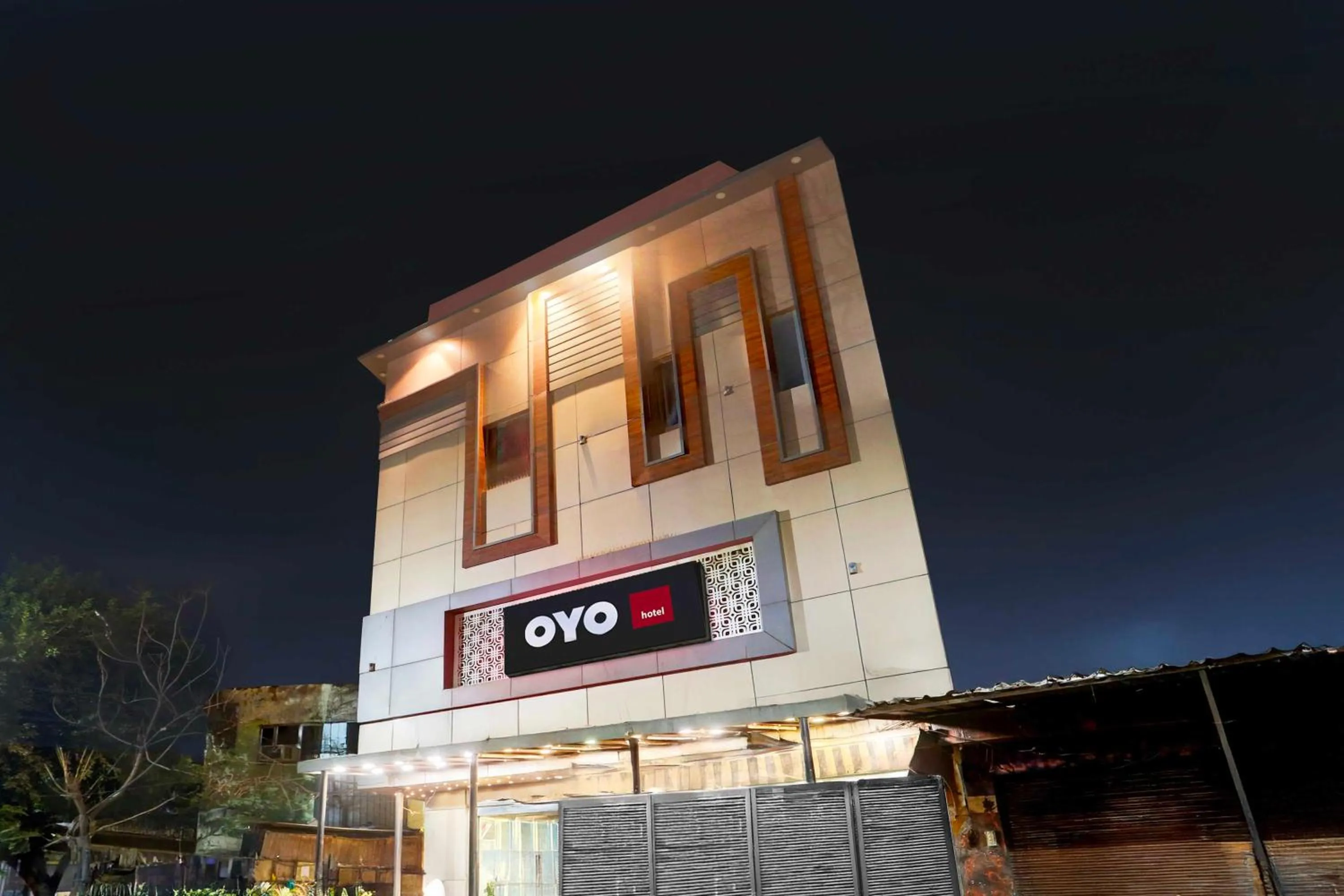 Facade/entrance in Hotel O by OYO Alpine Inn