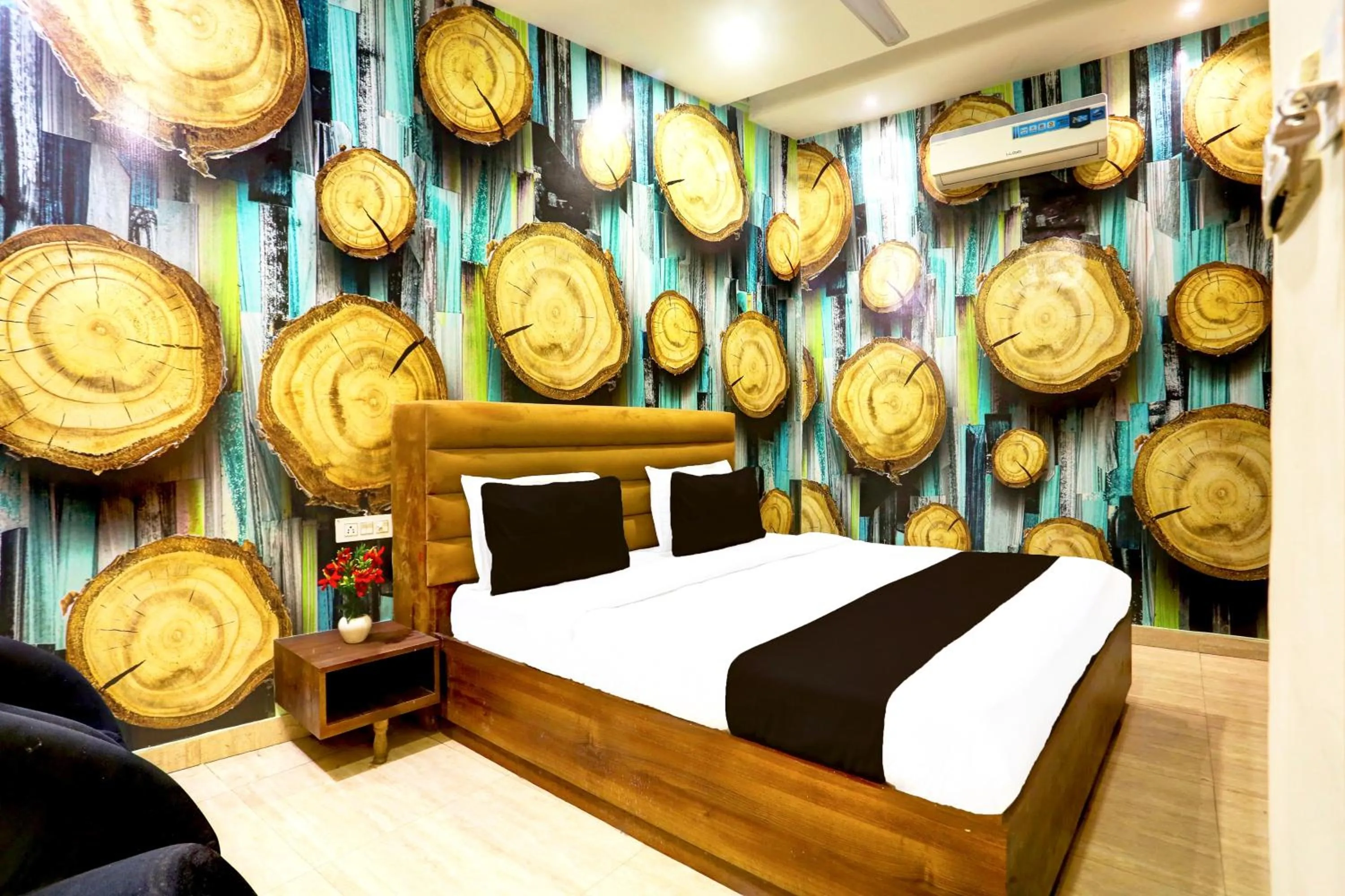 Lobby or reception, Bed in Hotel O by OYO Alpine Inn