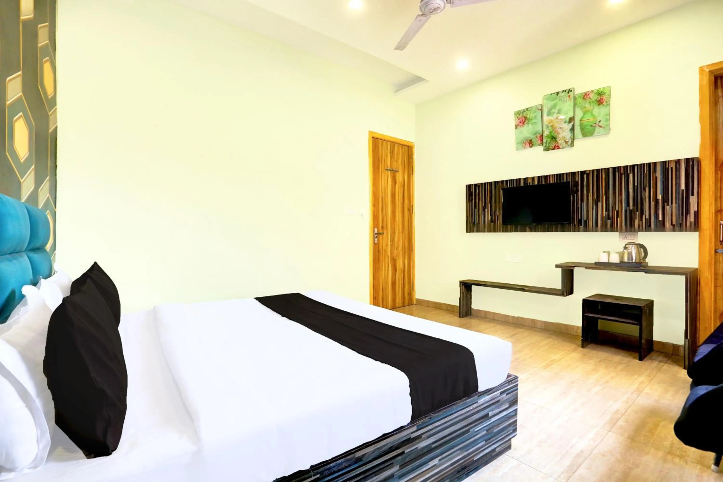 Bedroom, Bed in Hotel O by OYO Alpine Inn