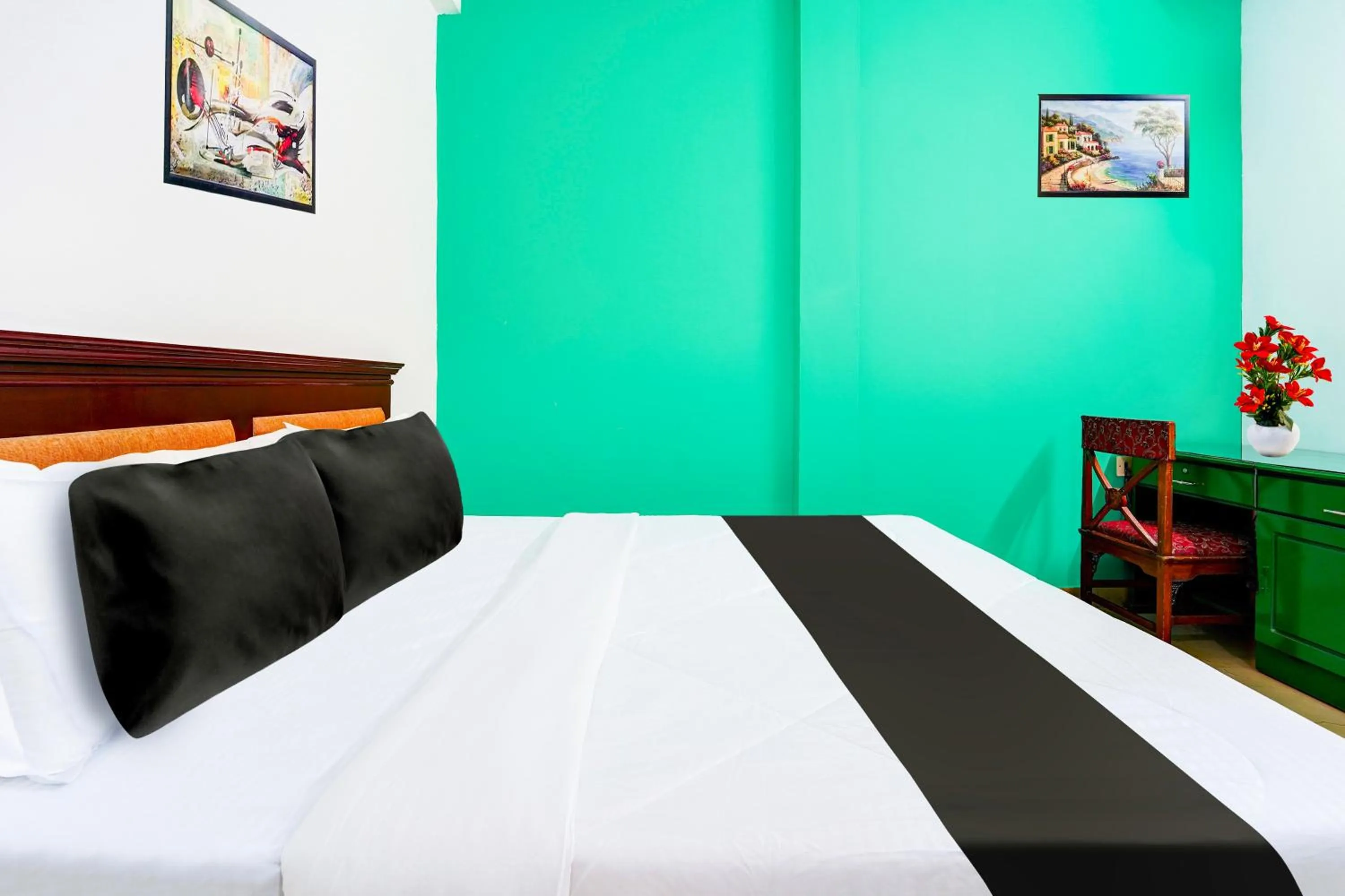 Bedroom, Bed in Super Hotel O Vennala Near Palarivattom