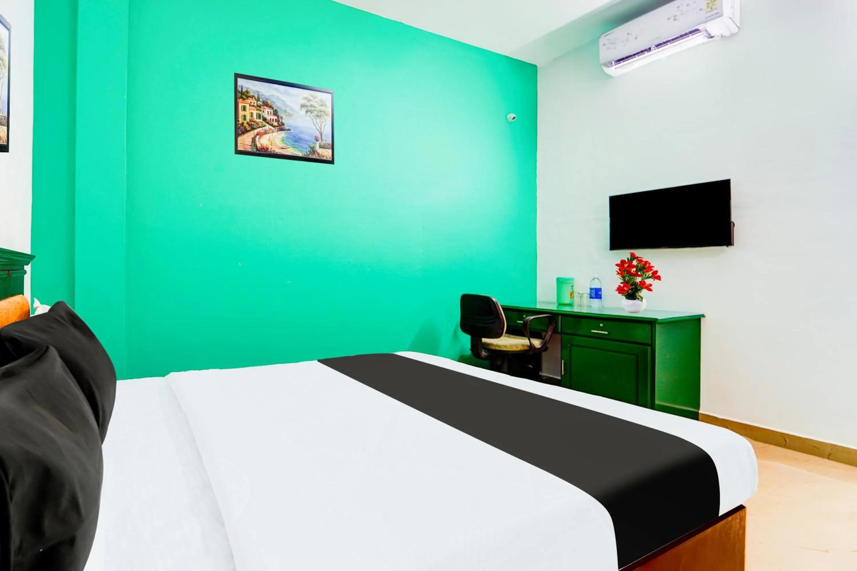 Bedroom, Bed in Super Hotel O Vennala Near Palarivattom