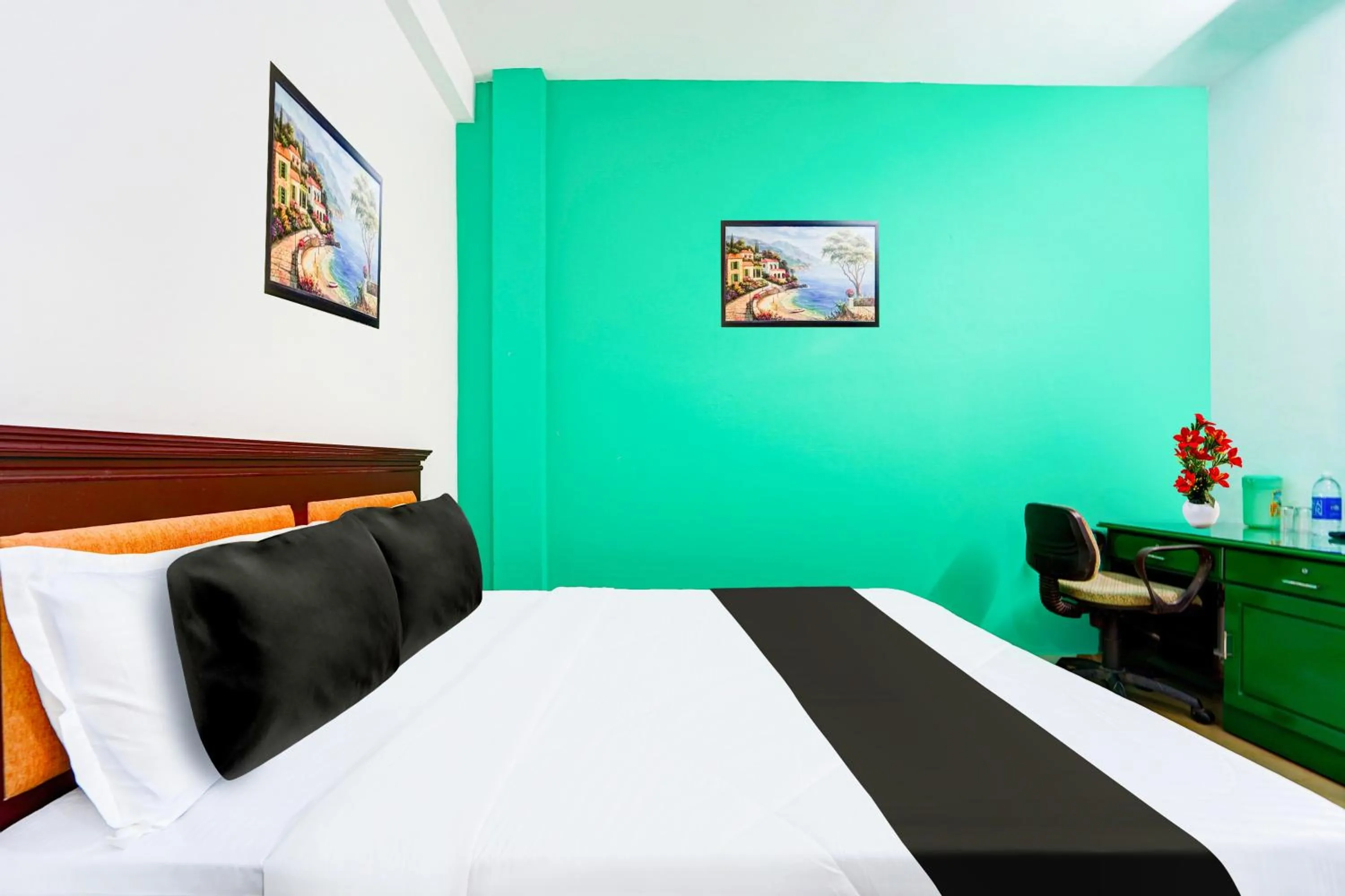Bedroom, Bed in Super Hotel O Vennala Near Palarivattom