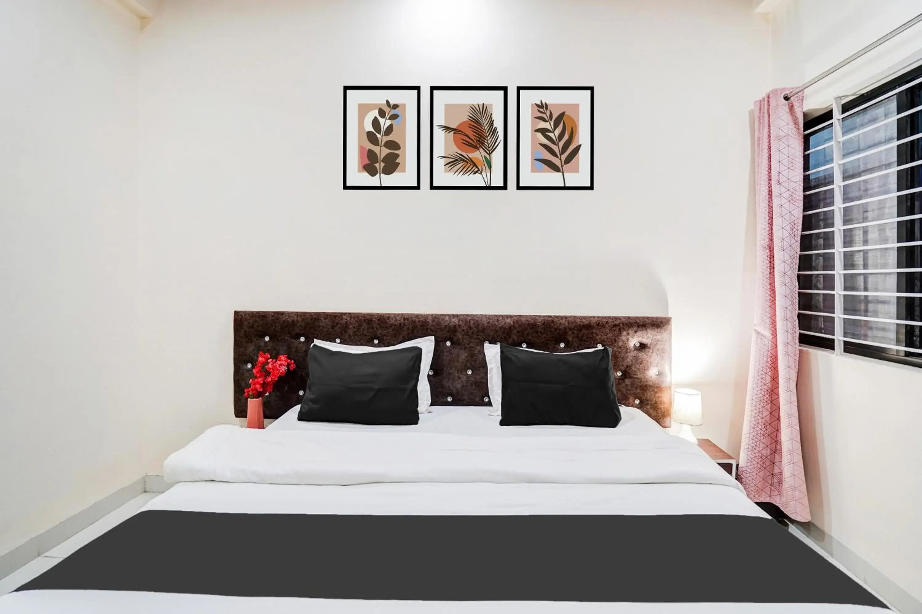 Bedroom, Bed in Hotel O Convention Centre Indore Formerly Madhur Shree Bedroom, Bed in Hotel O Convention Centre Indore Formerly Madhur Shree