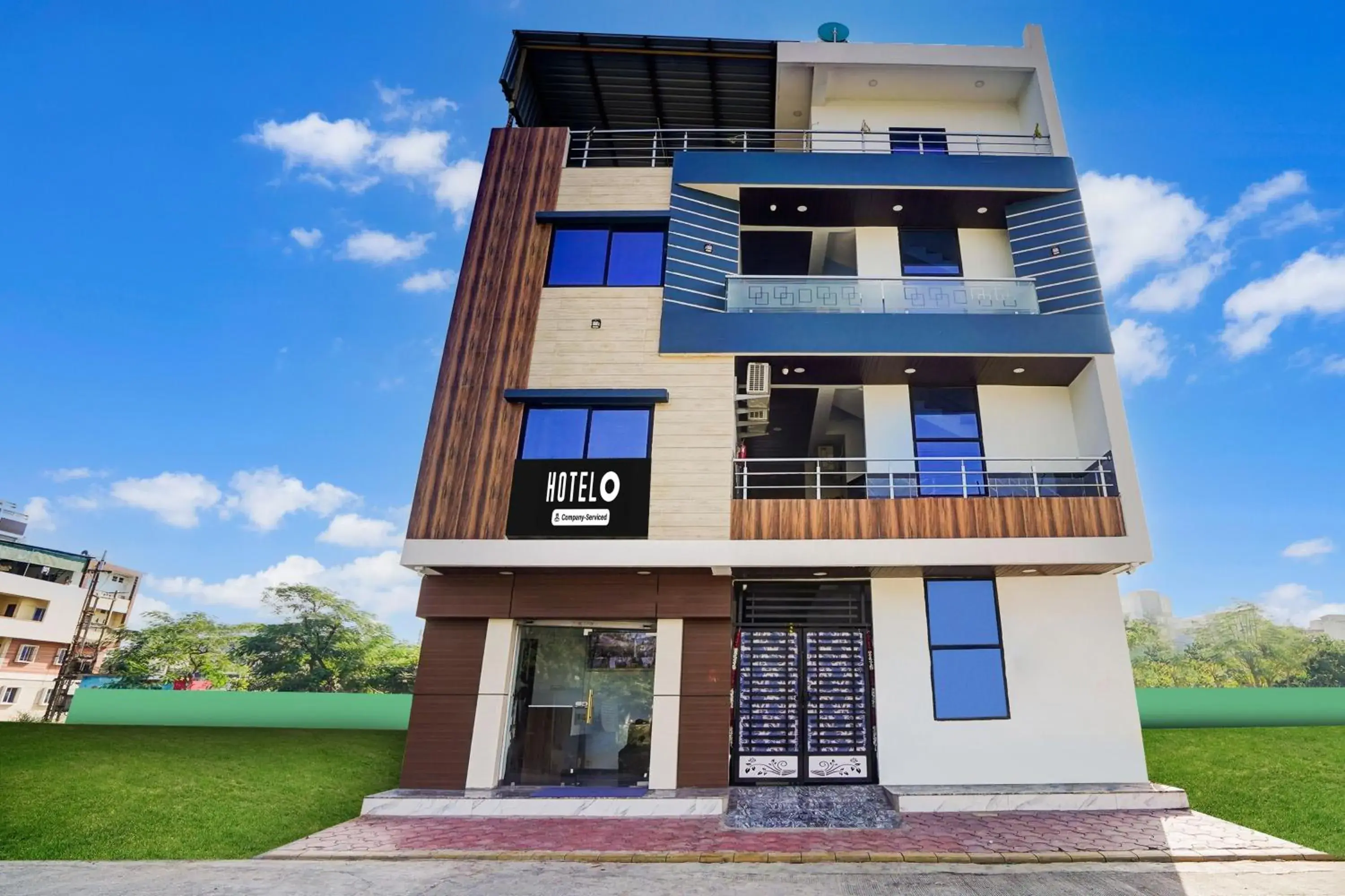 Facade/entrance in Hotel O Convention Centre Indore Formerly Madhur Shree Facade/entrance in Hotel O Convention Centre Indore Formerly Madhur Shree