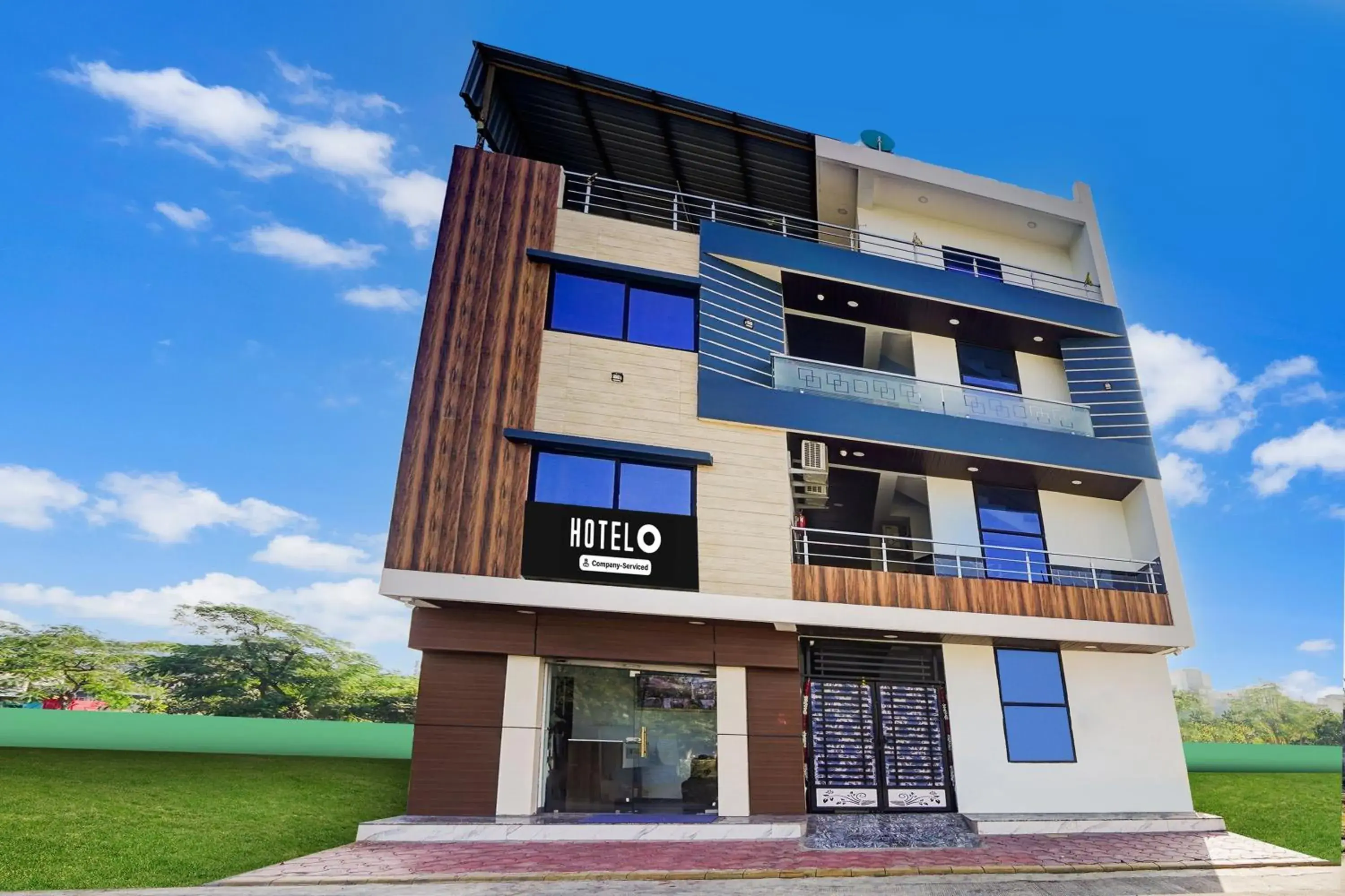 Facade/entrance in Hotel O Convention Centre Indore Formerly Madhur Shree Facade/entrance in Hotel O Convention Centre Indore Formerly Madhur Shree