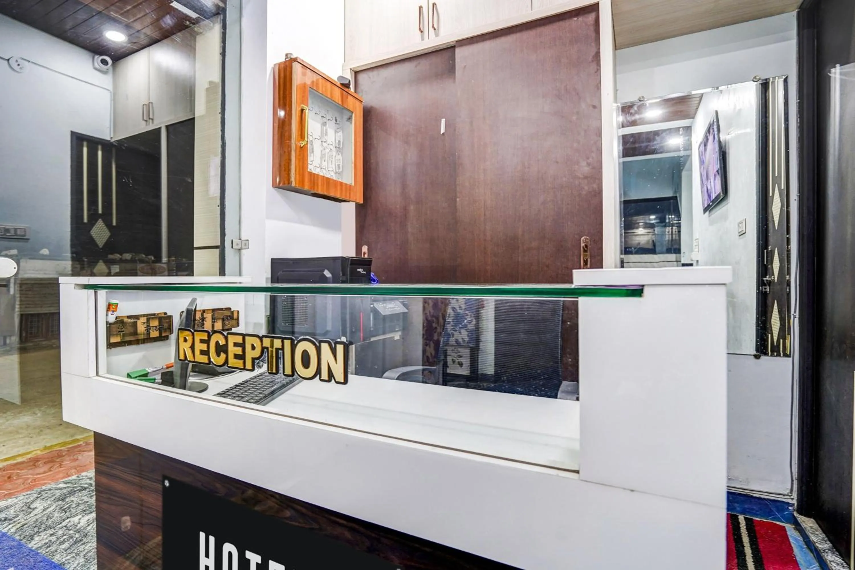 Lobby or reception in Hotel O Convention Centre Indore Formerly Madhur Shree