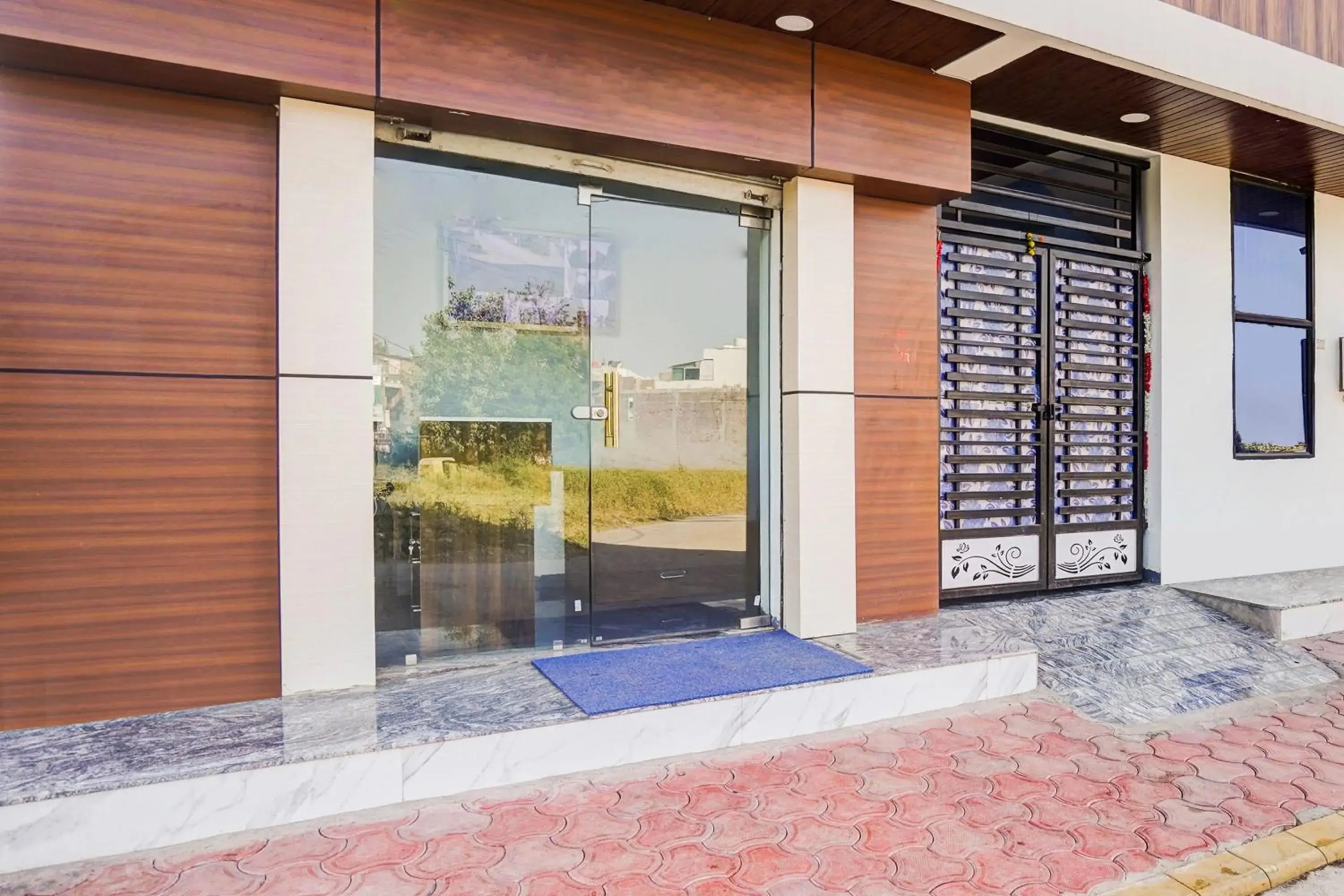 Facade/entrance in Hotel O Convention Centre Indore Formerly Madhur Shree Facade/entrance in Hotel O Convention Centre Indore Formerly Madhur Shree