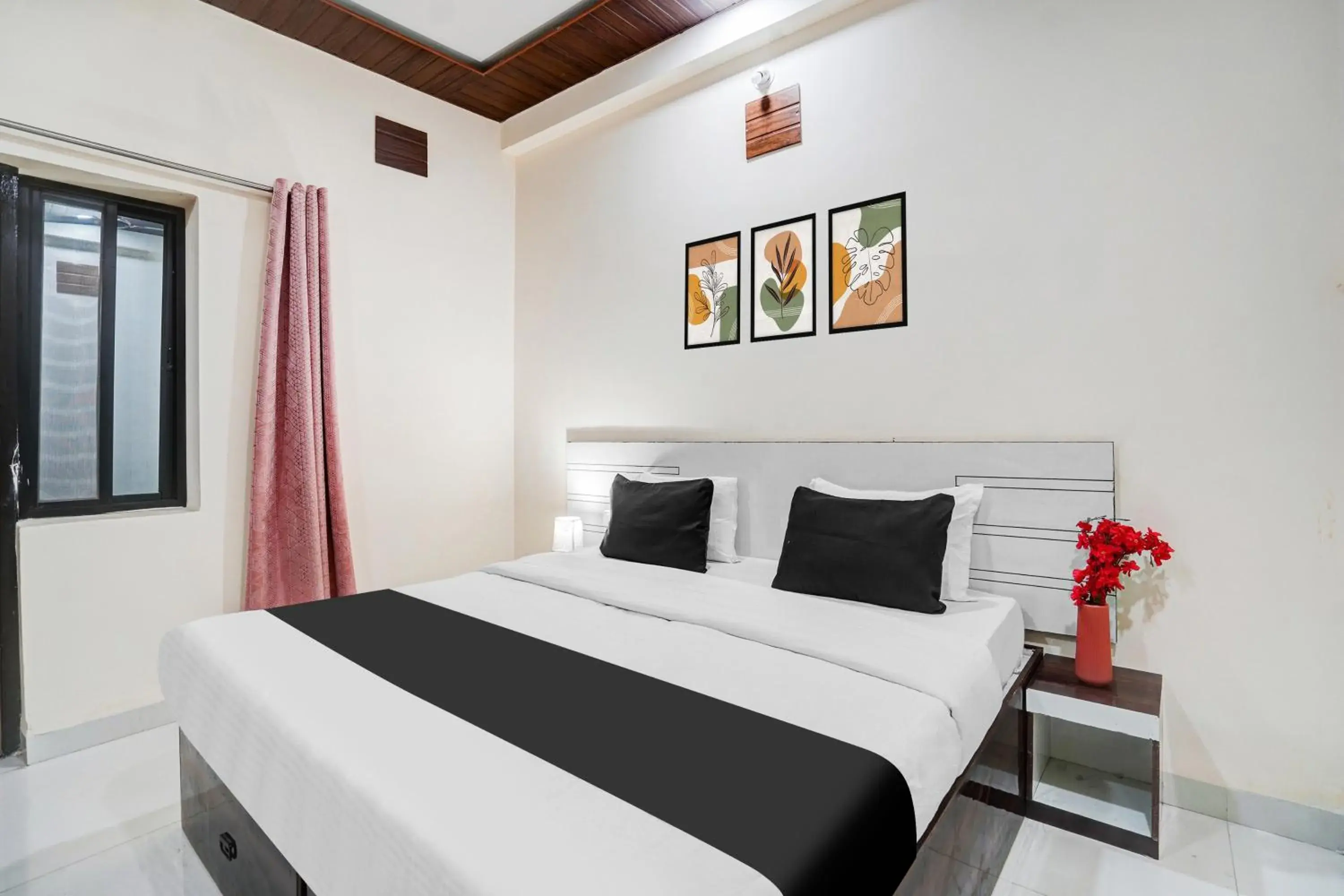 Bedroom, Bed in Hotel O Convention Centre Indore Formerly Madhur Shree Bedroom, Bed in Hotel O Convention Centre Indore Formerly Madhur Shree