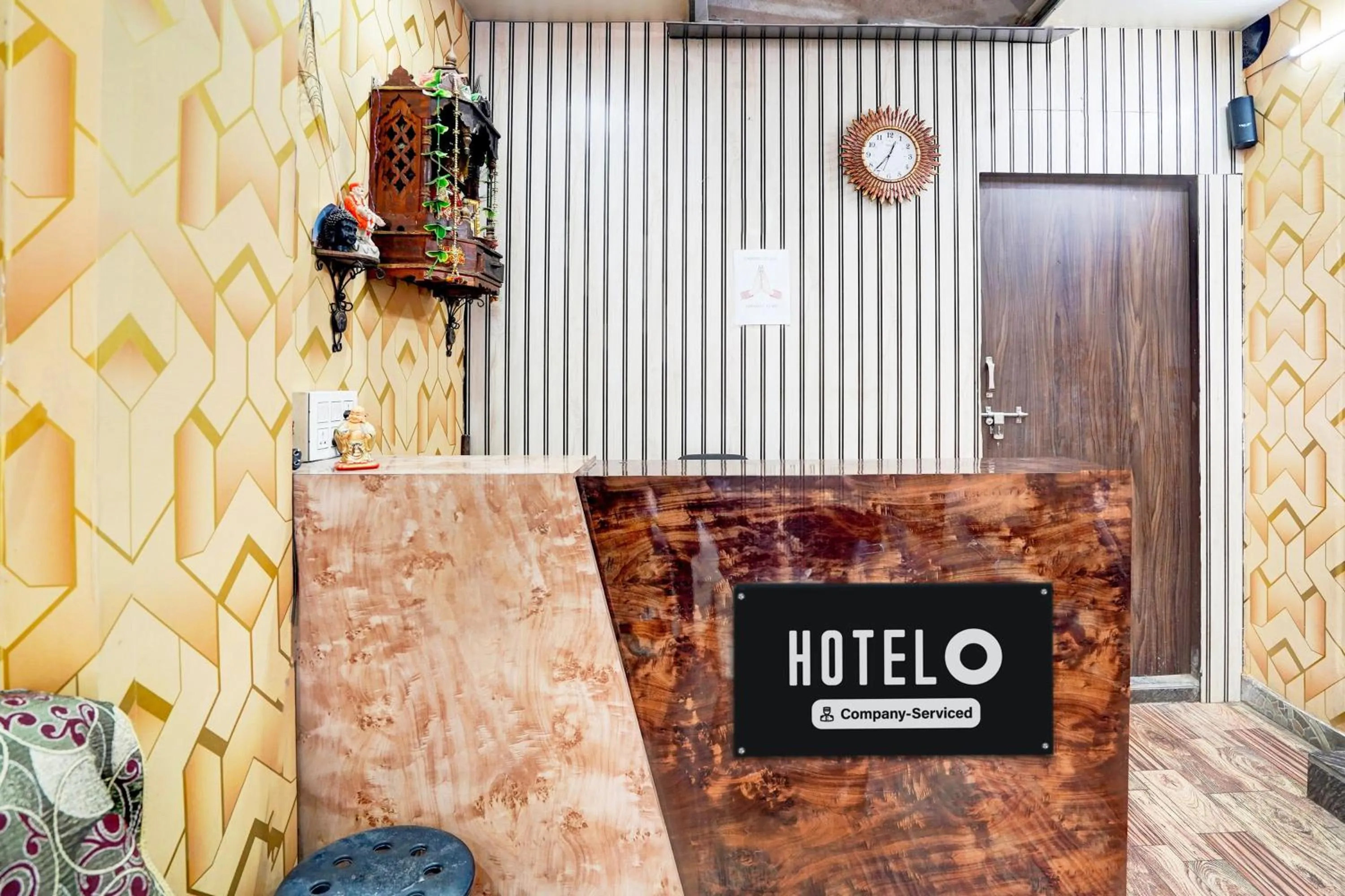 Lobby or reception in Super Hotel O BLW Kakarmatta Near Banaras Junction