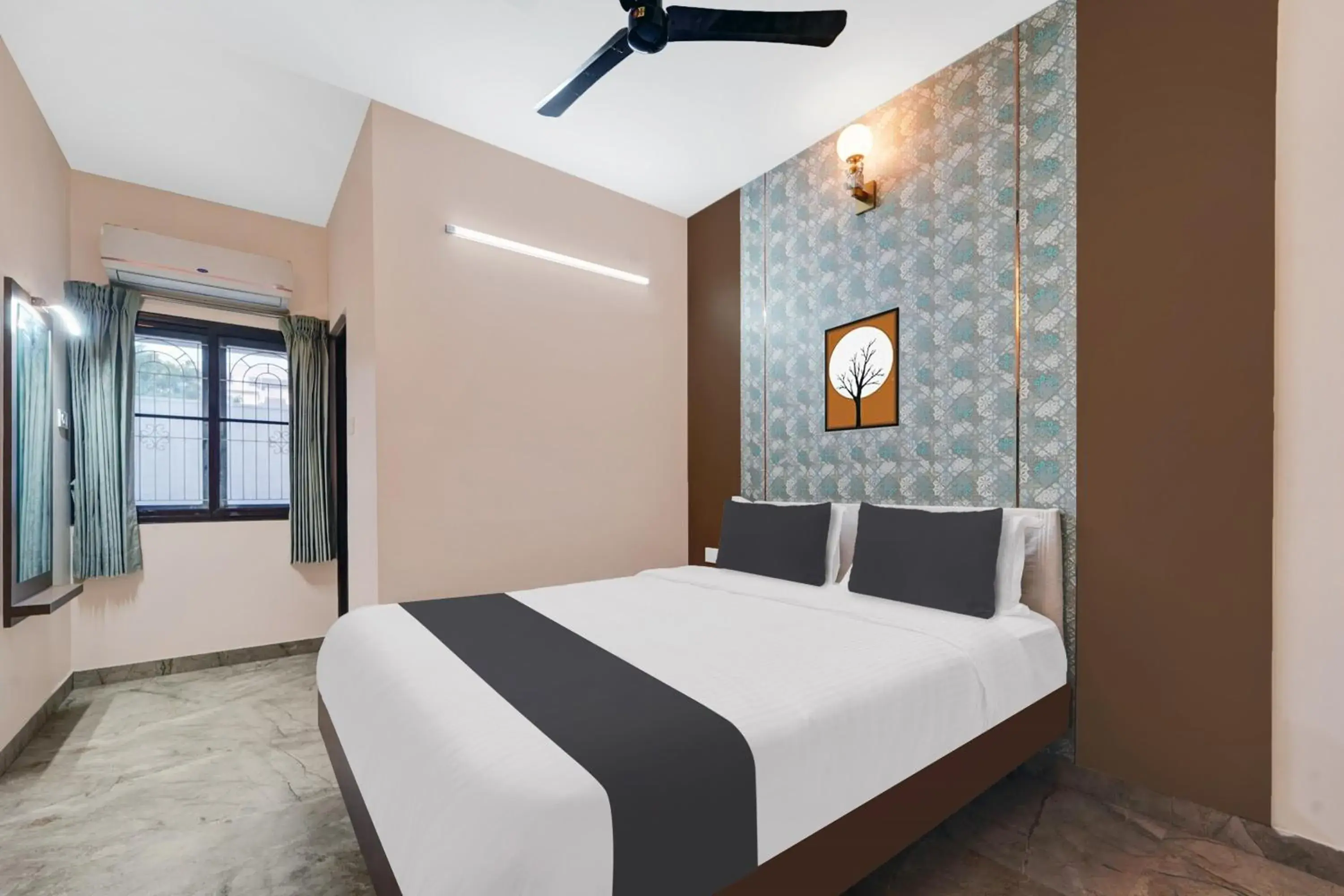 Bedroom, Bed in Super Hotel O Vilankurichi Bedroom, Bed in Super Hotel O Vilankurichi