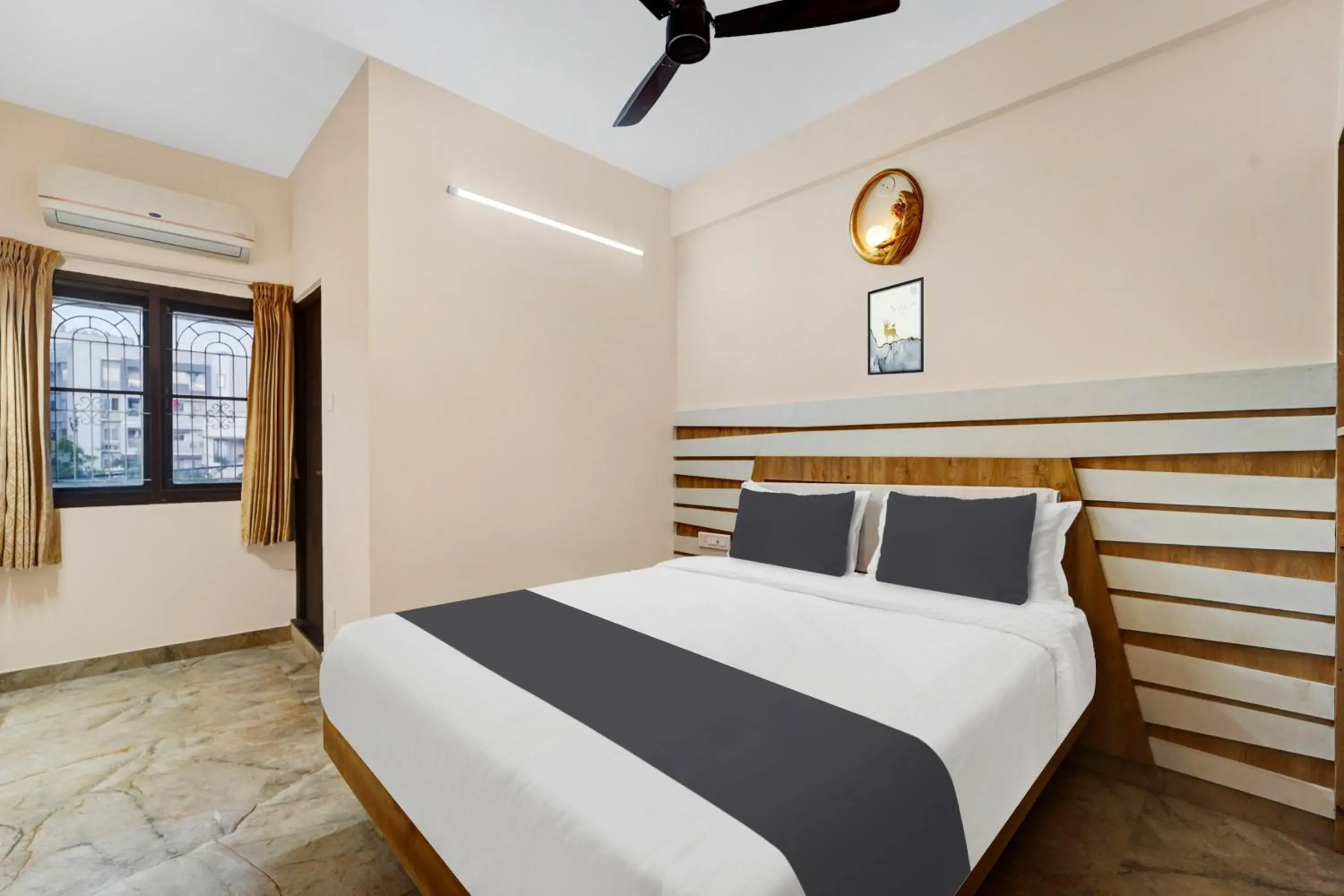 Standard Double Room - single occupancy in Super Hotel O Vilankurichi Standard Double Room - single occupancy in Super Hotel O Vilankurichi