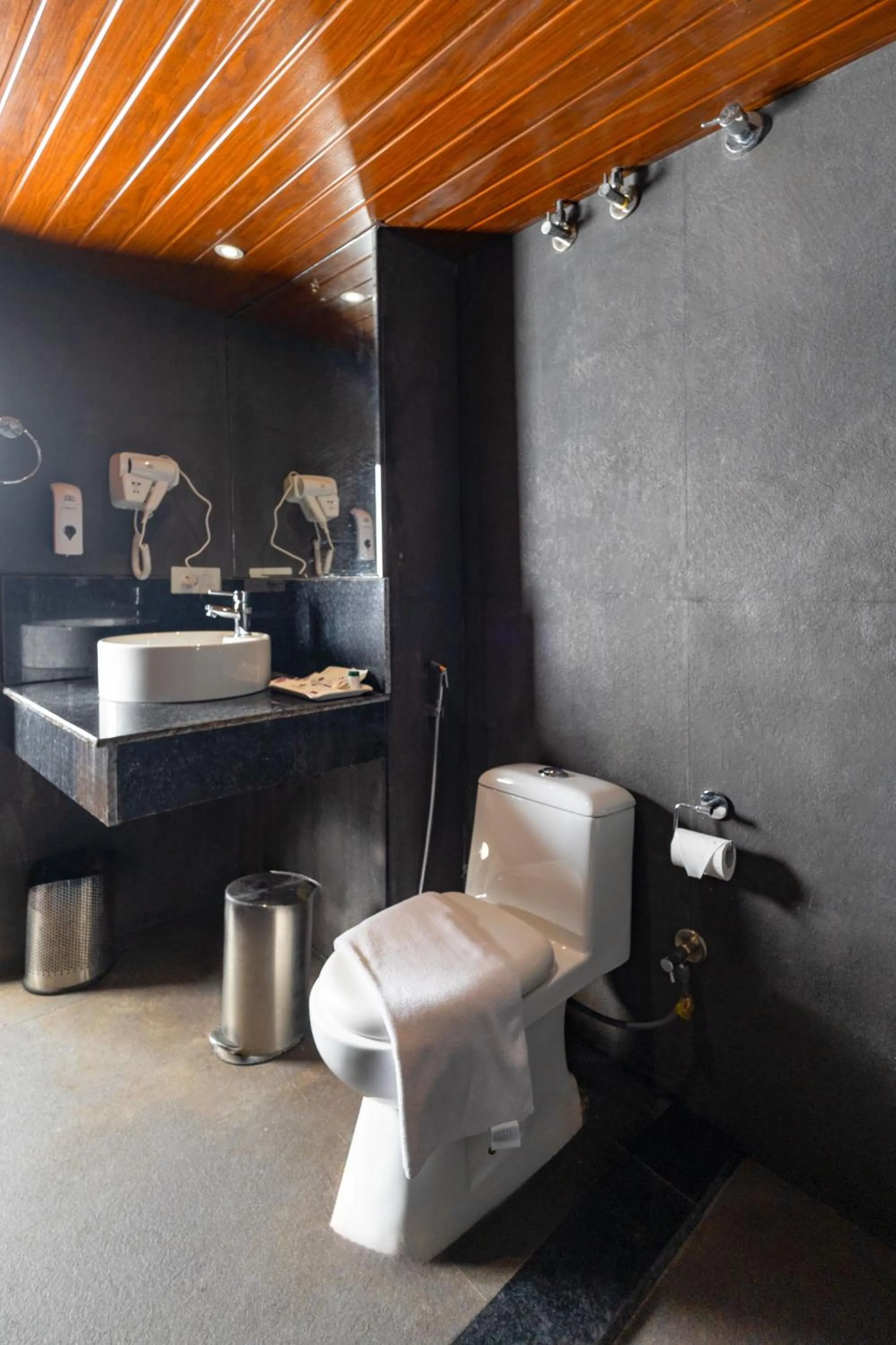 Bathroom in Sumitel JB Park