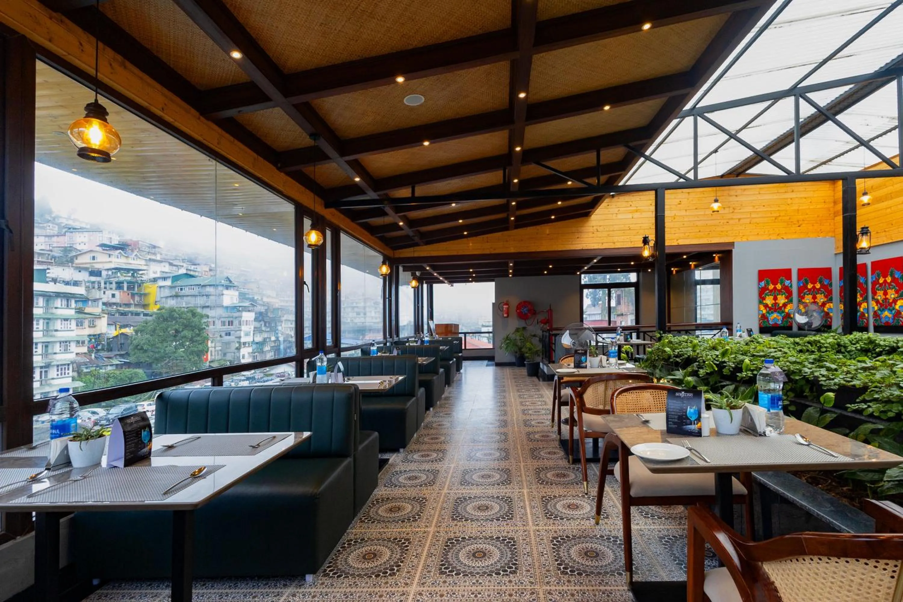 Restaurant/places to eat in Sumitel JB Park