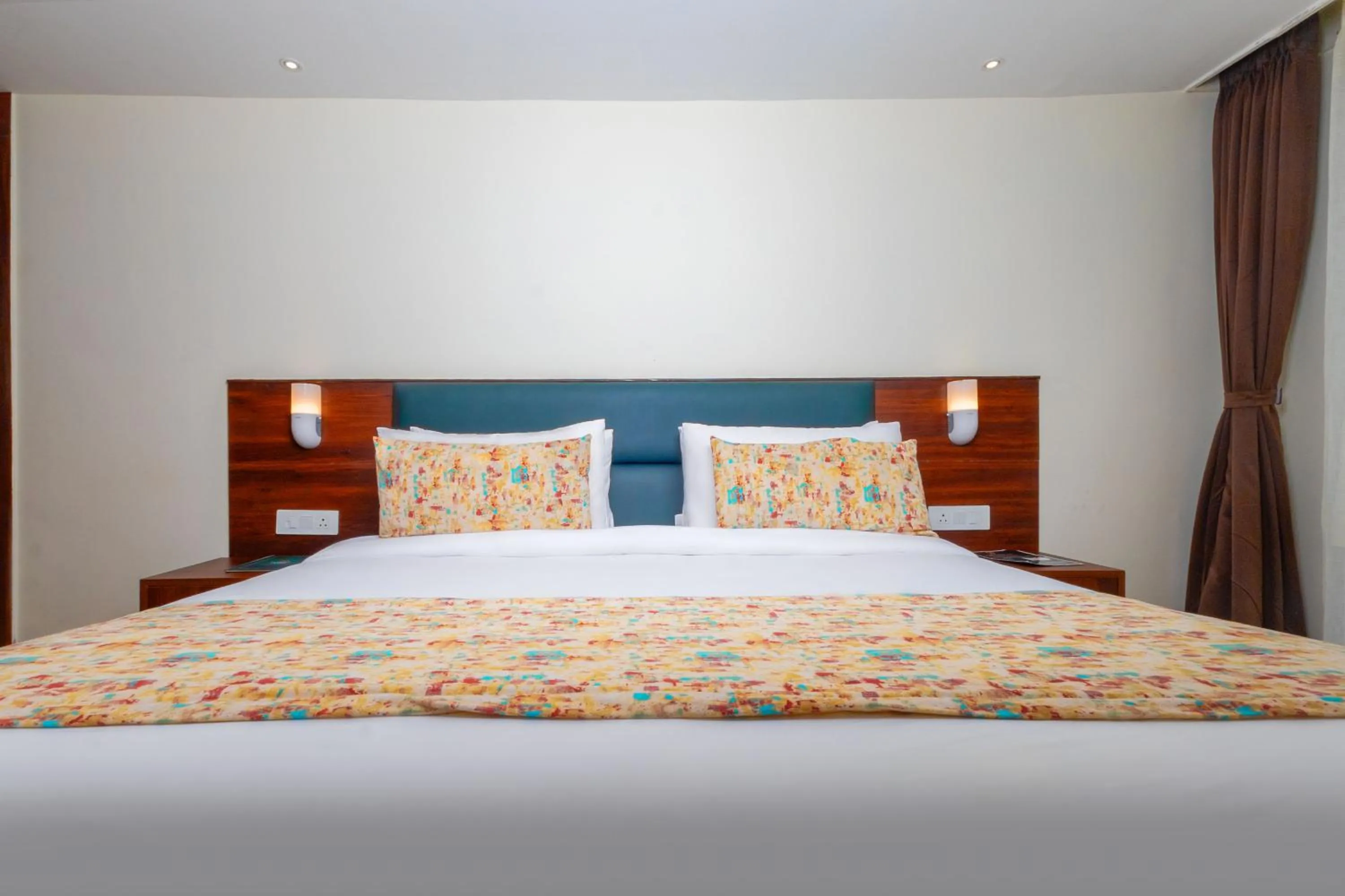 Bedroom, Bed in Sumitel JB Park