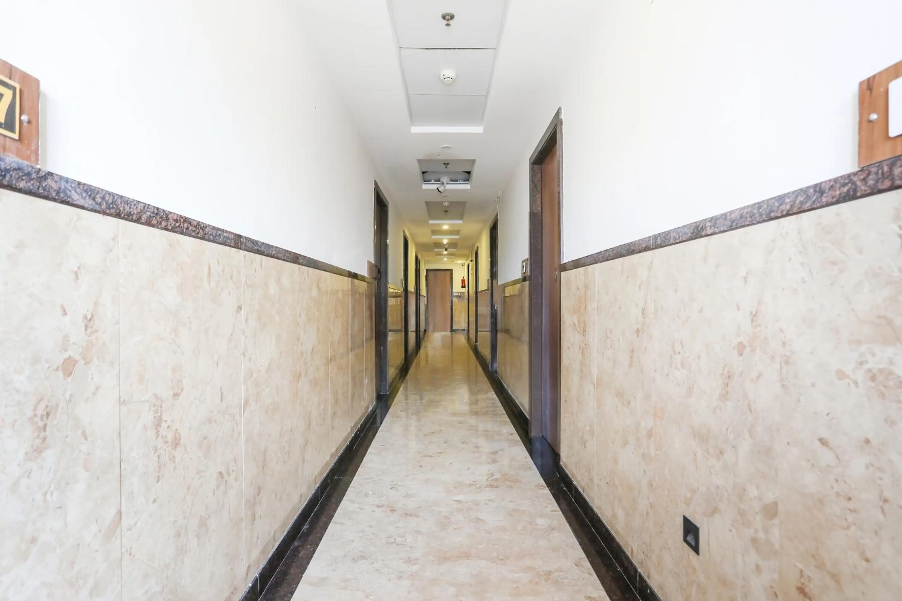 Lobby or reception in Townhouse Kota Airport Formerly Hotel Shaily Royal