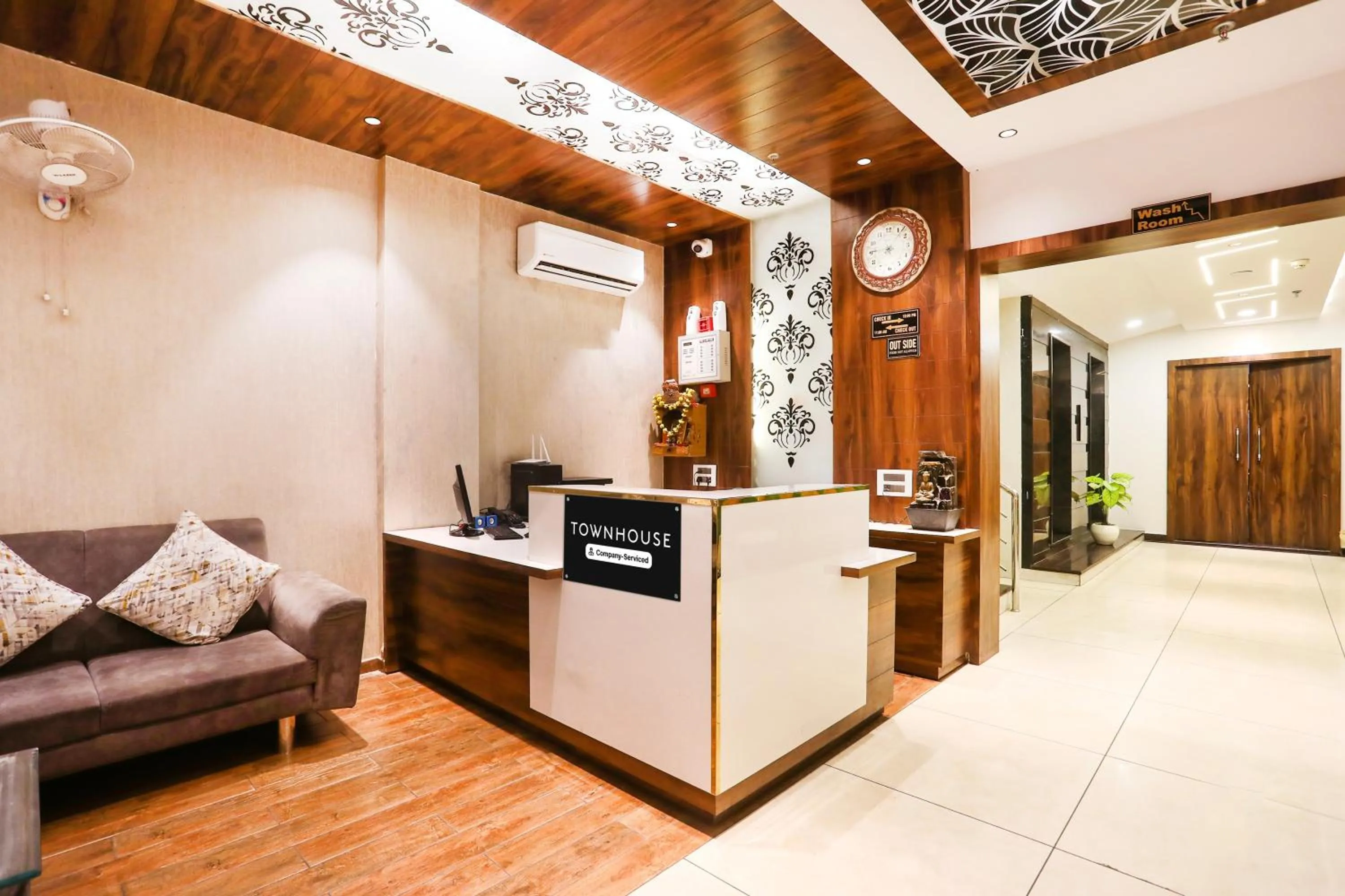 Lobby or reception in Townhouse Kota Airport Formerly Hotel Shaily Royal