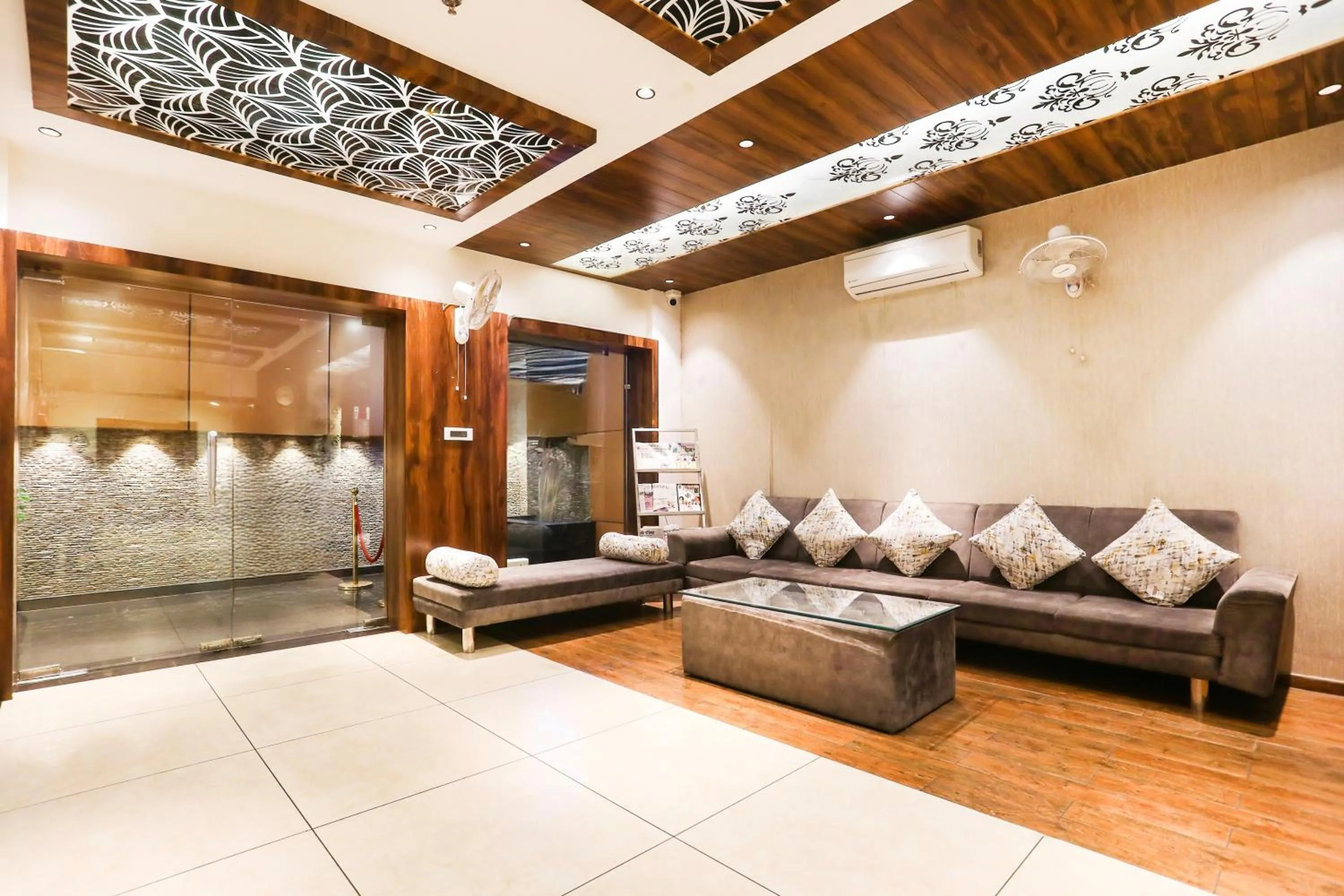 Lobby or reception in Townhouse Kota Airport Formerly Hotel Shaily Royal