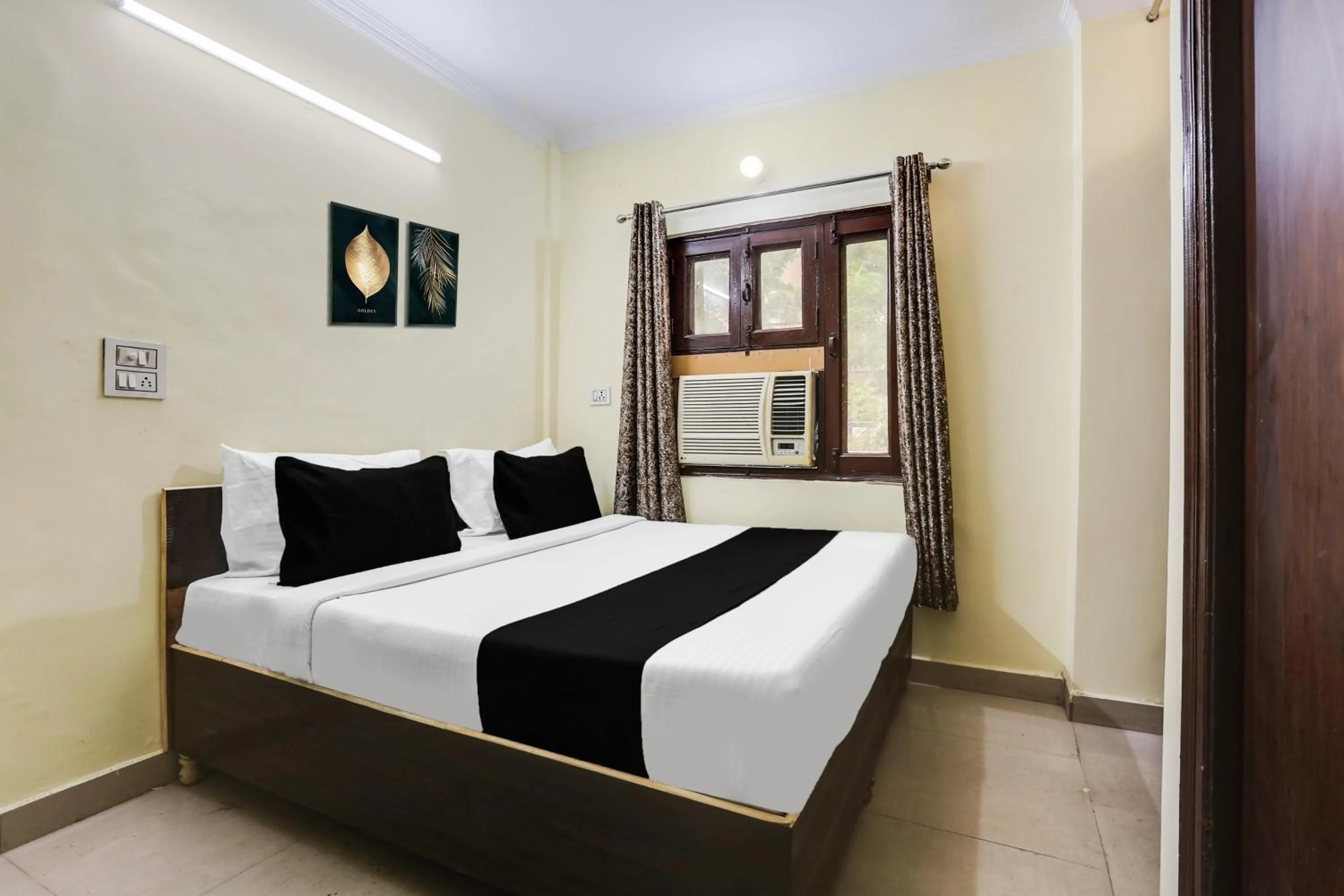 Bedroom, Bed in Super Hotel O Dwarka Metro