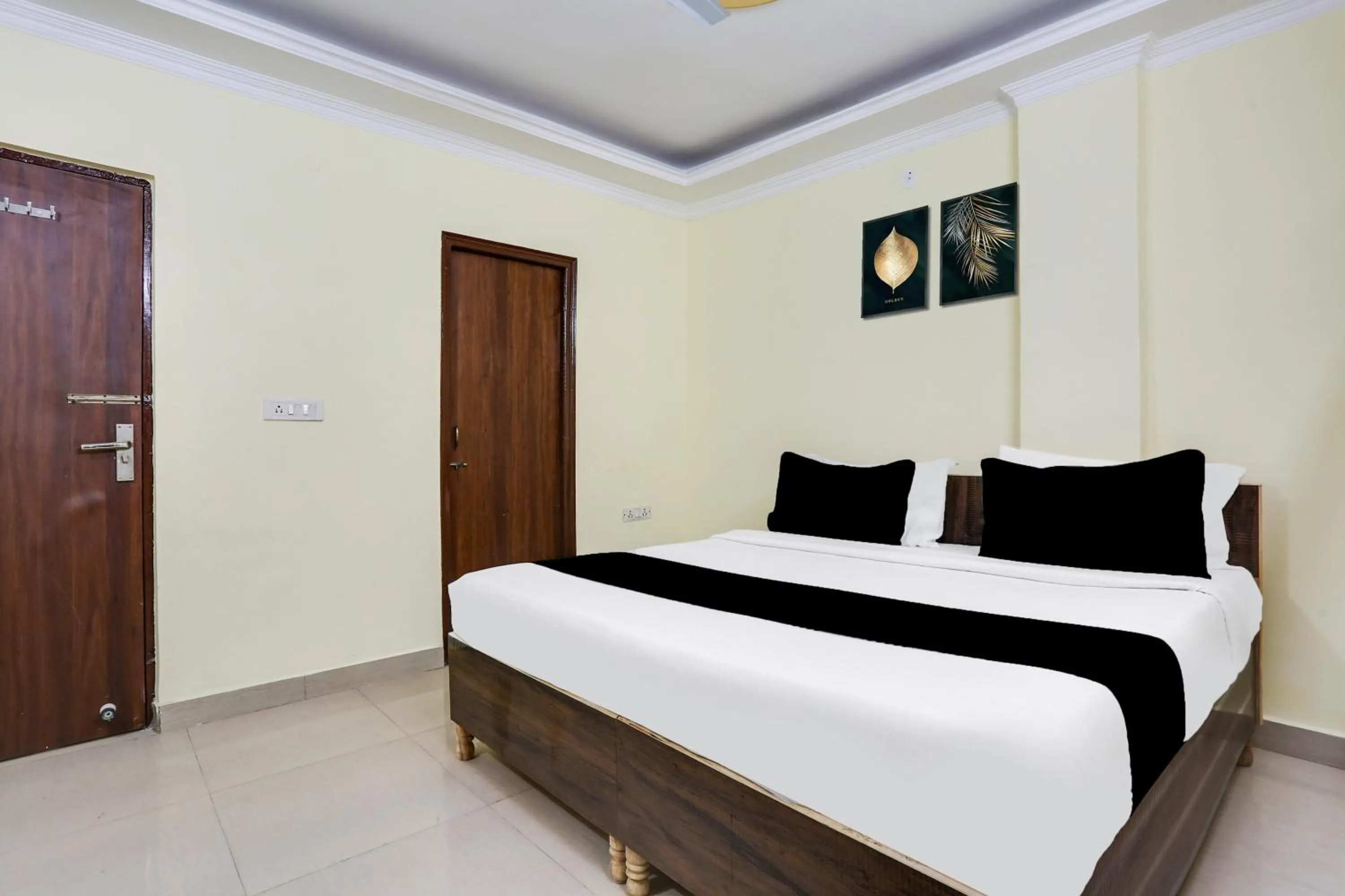 Bedroom, Bed in Super Hotel O Dwarka Metro