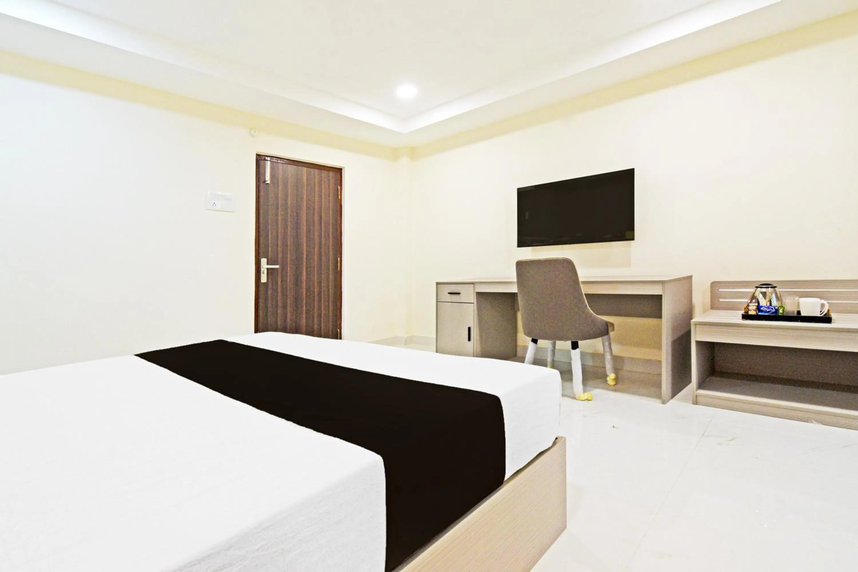 Bedroom, Bed in Super Collection O Sanath Nagar Near Railway Station