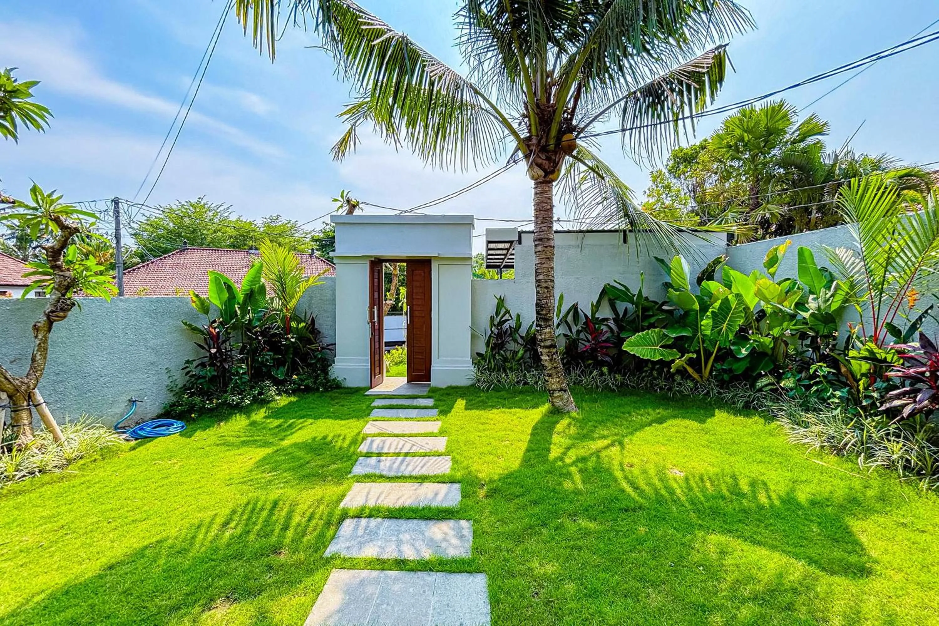 Dajan Dukuh Villa - 2 Bedroom Villa with Minimum Stay 2 Night