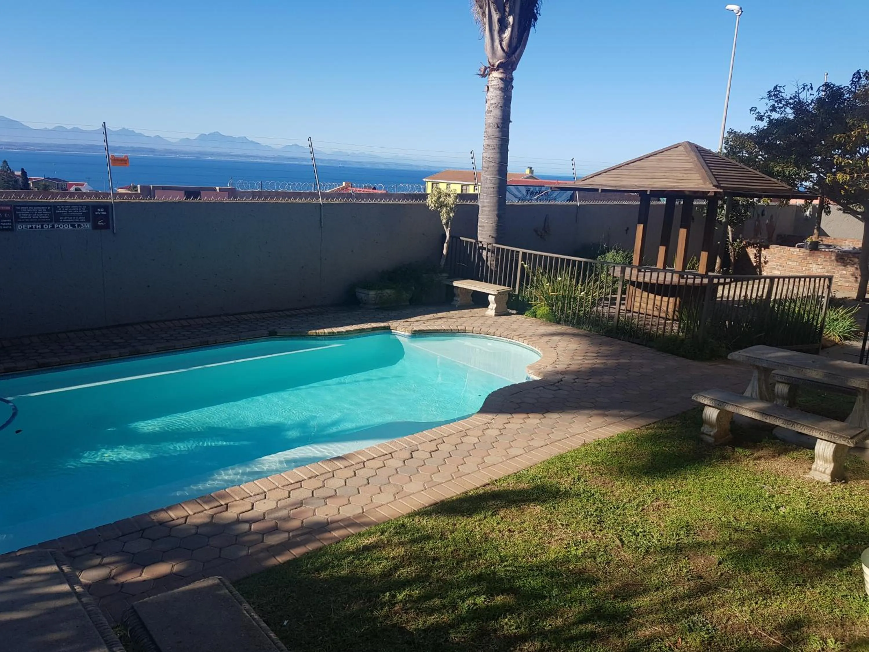 Swimming pool in Hotel Portao Diaz